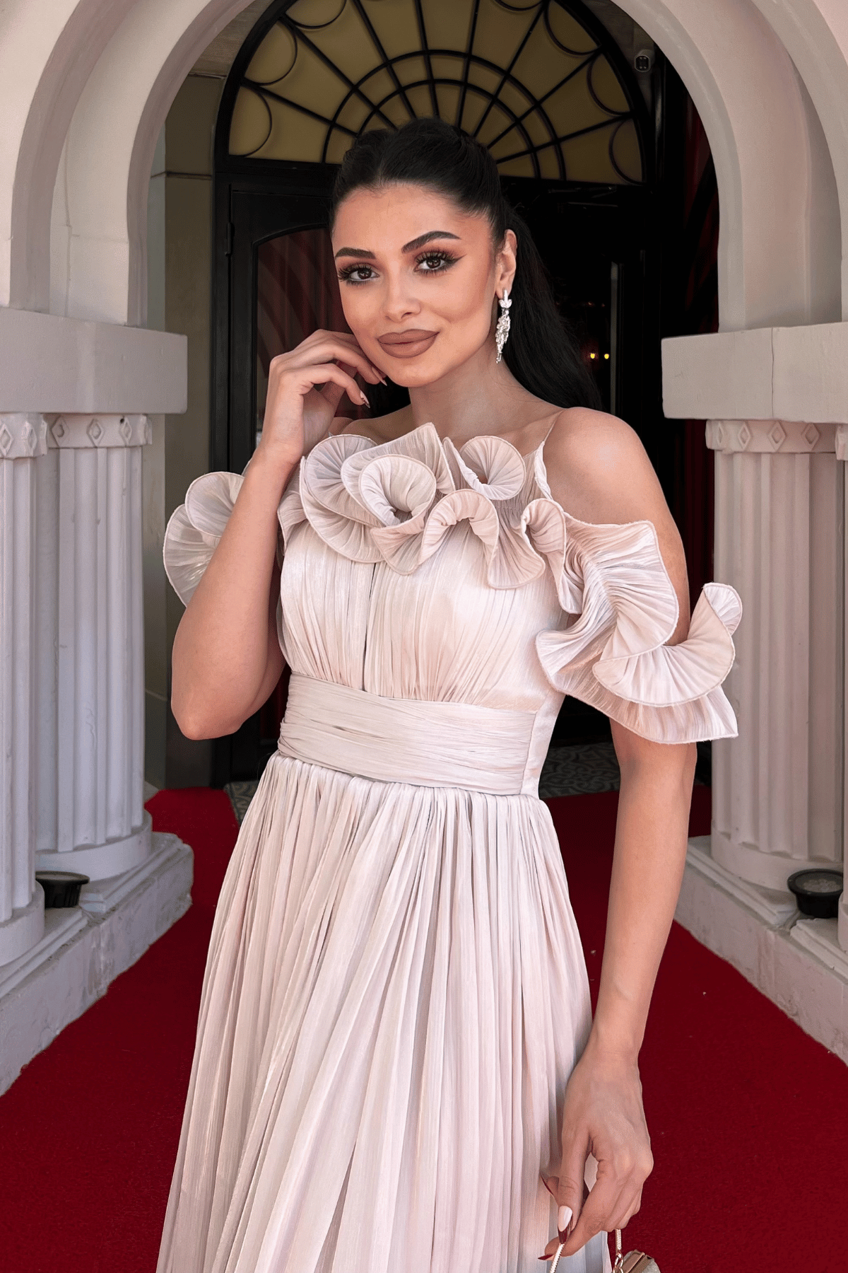 Şifon Kumaş Volan Detaylı Midi Elbise - BEJ