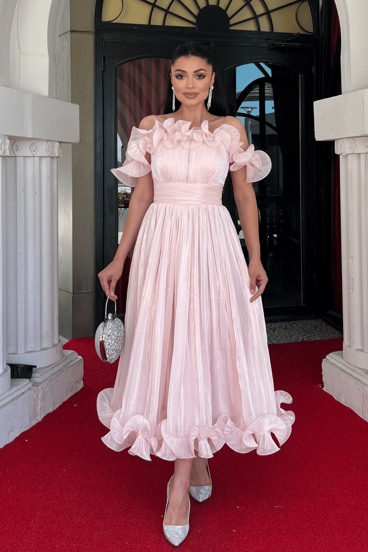 Şifon Kumaş Volan Detaylı Midi Elbise - PUDRA