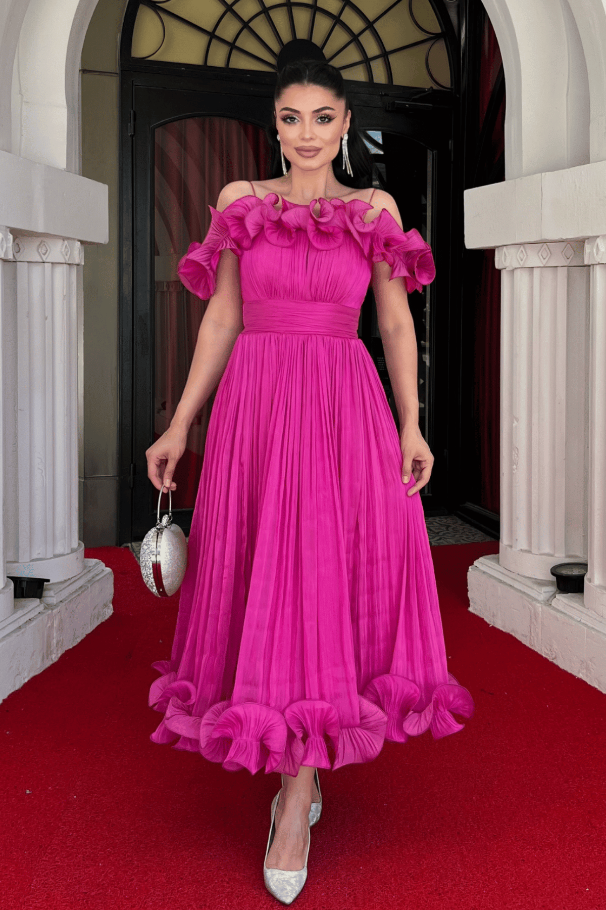 Şifon Kumaş Volan Detaylı Midi Elbise - FUŞYA