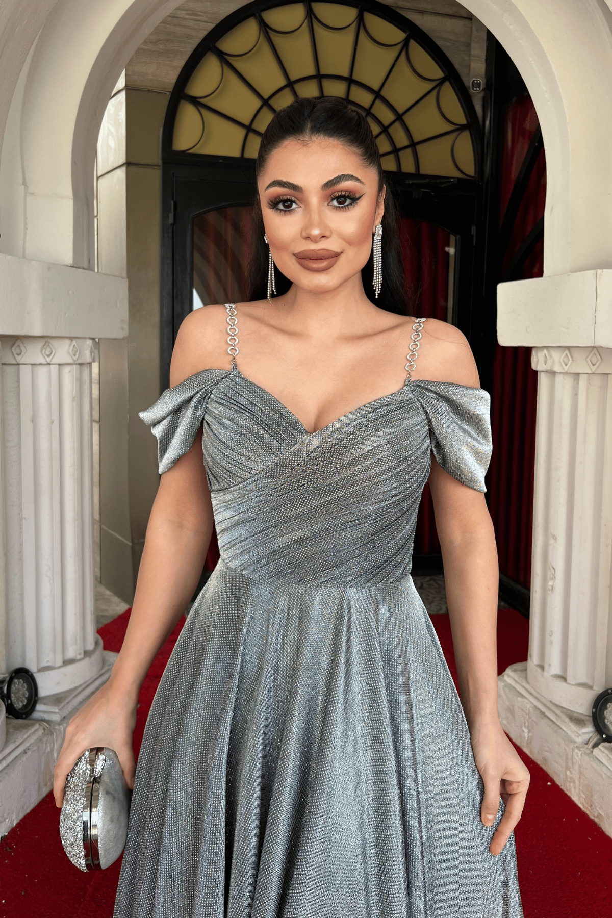 Simli Krep Kumaş Büzgülü Askılı Abiye Elbise - GÜMÜŞ