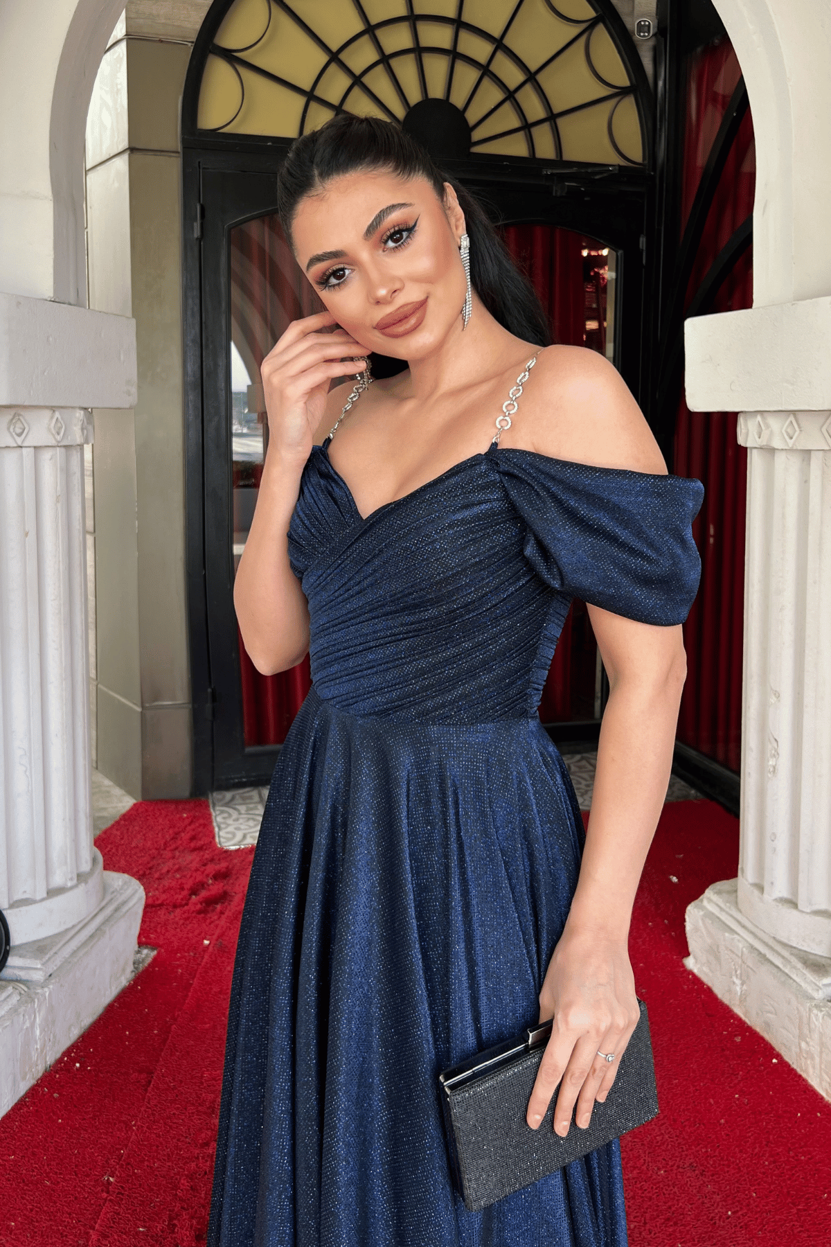 Simli Krep Kumaş Büzgülü Askılı Abiye Elbise - LACİVERT