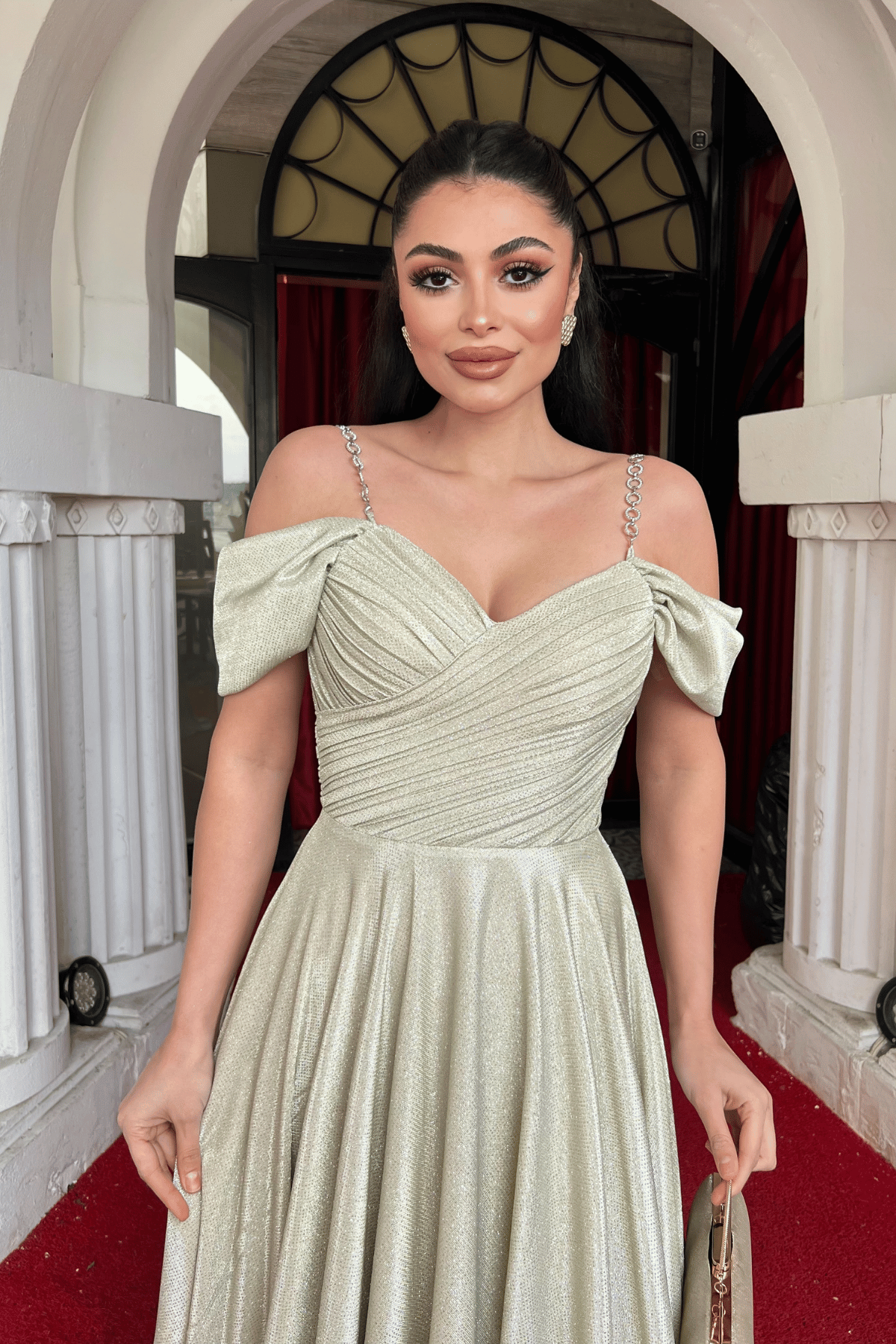 Simli Krep Kumaş Büzgülü Askılı Abiye Elbise - GOLD