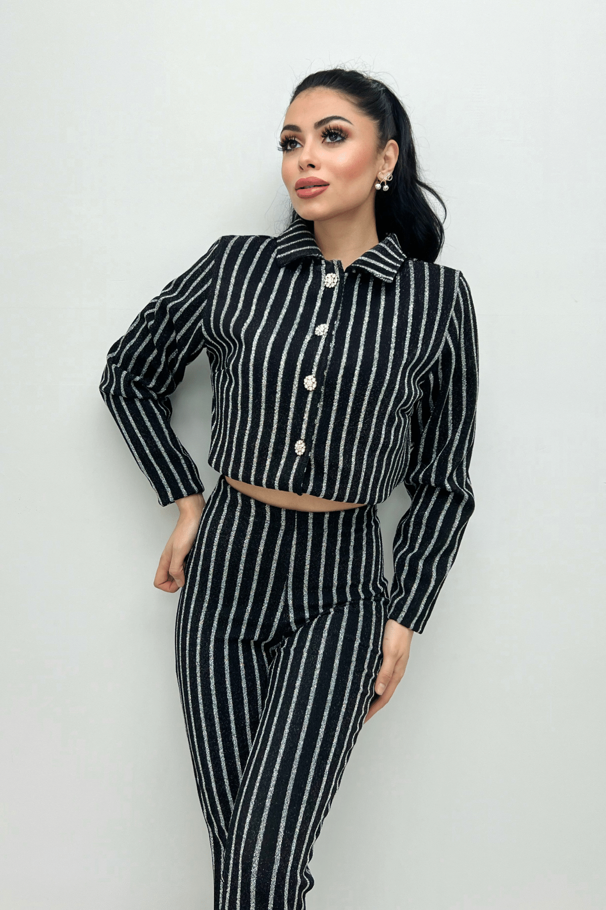 Simli Krep Kumaş Düğme Detaylı Ceket - SİYAH