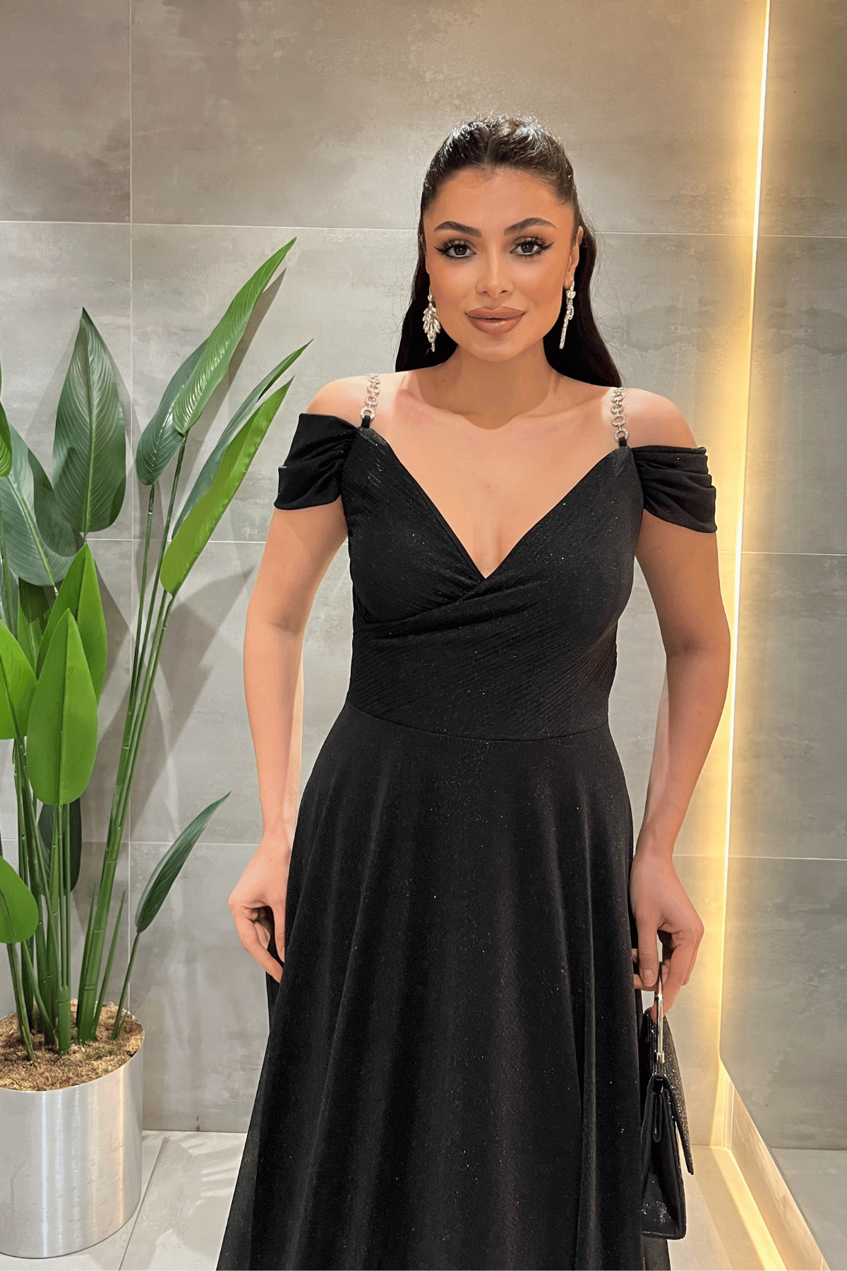 Simli Kumaş Kayık Yaka Abiye Elbise - SİYAH