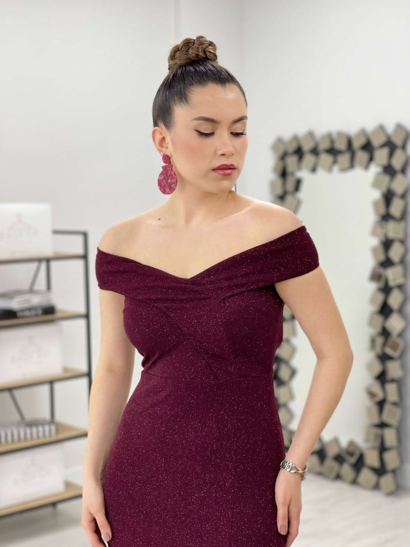 Simli Kumaş Kayık Yaka Elbise - BORDO