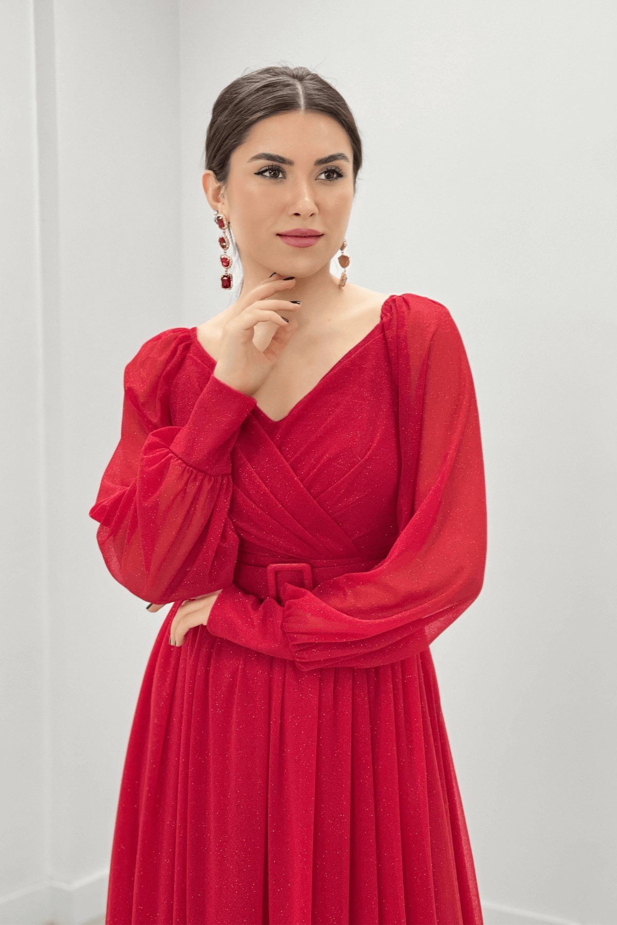 Simli Kumaş Kemerli Abiye Elbise - KIRMIZI