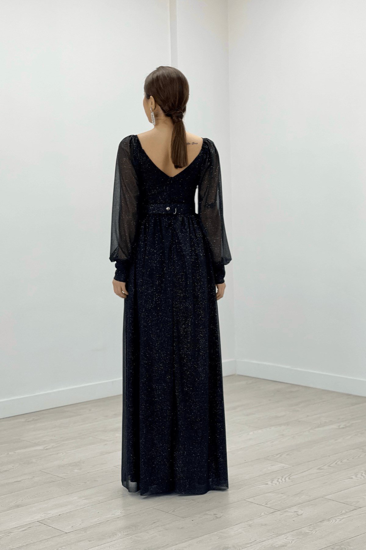 Simli Kumaş Kemerli Abiye Elbise - SİYAH