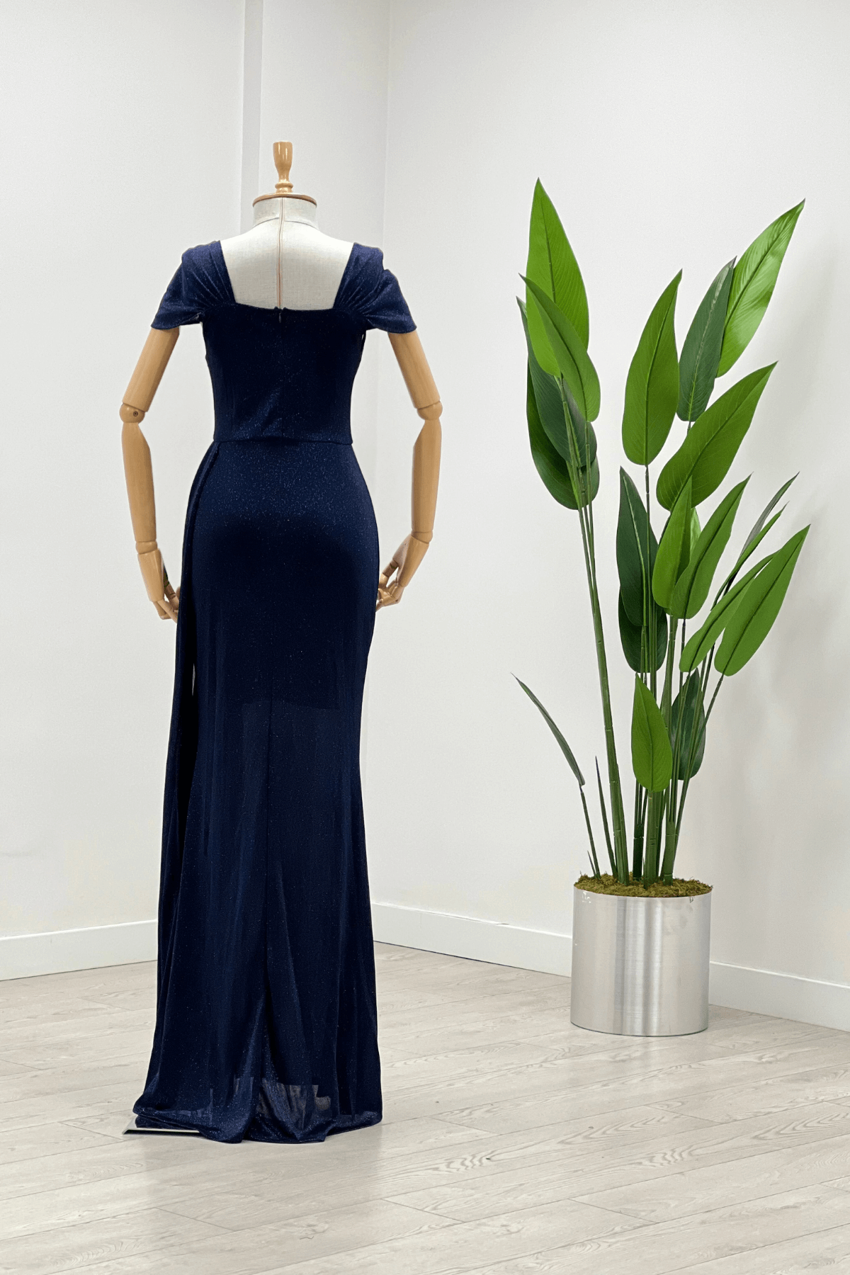 Simli Kumaş Omu Büzgülü Uzun Elbise - LACİVERT