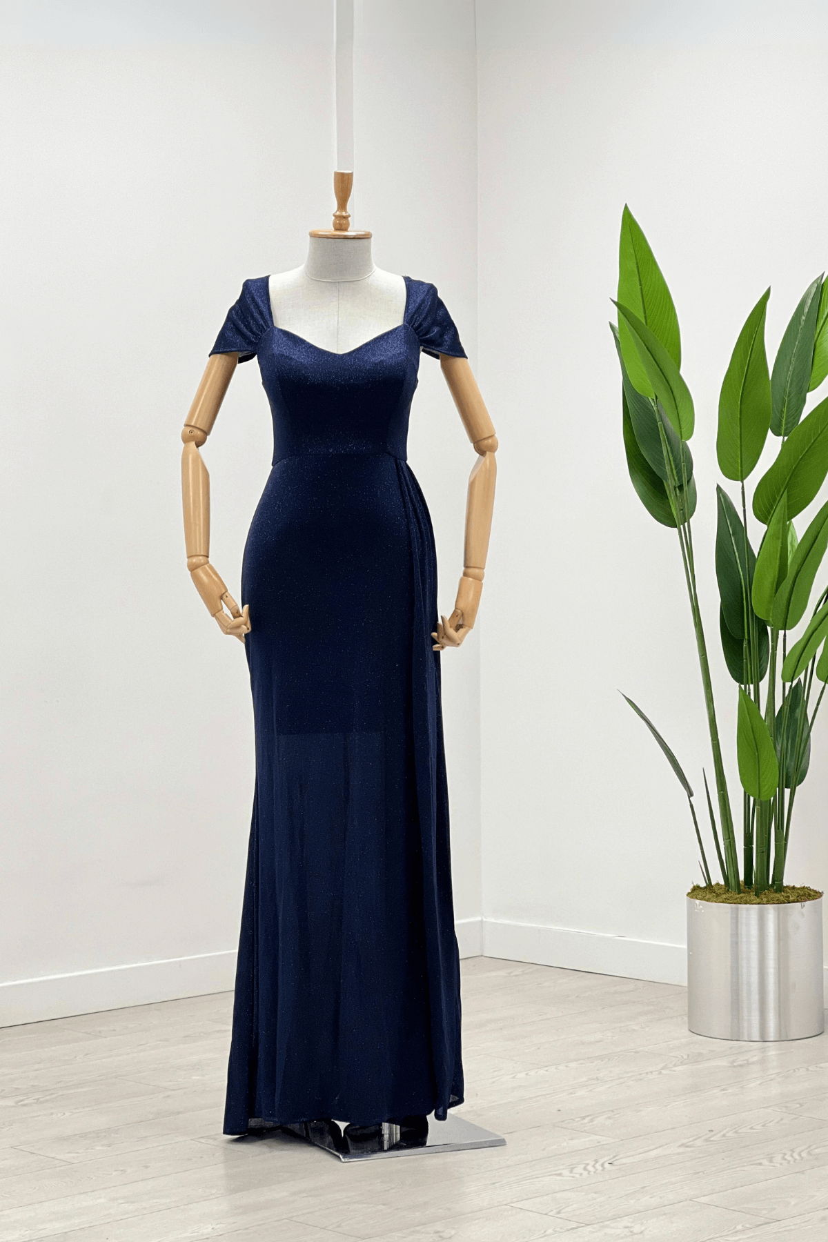 Simli Kumaş Omu Büzgülü Uzun Elbise - LACİVERT