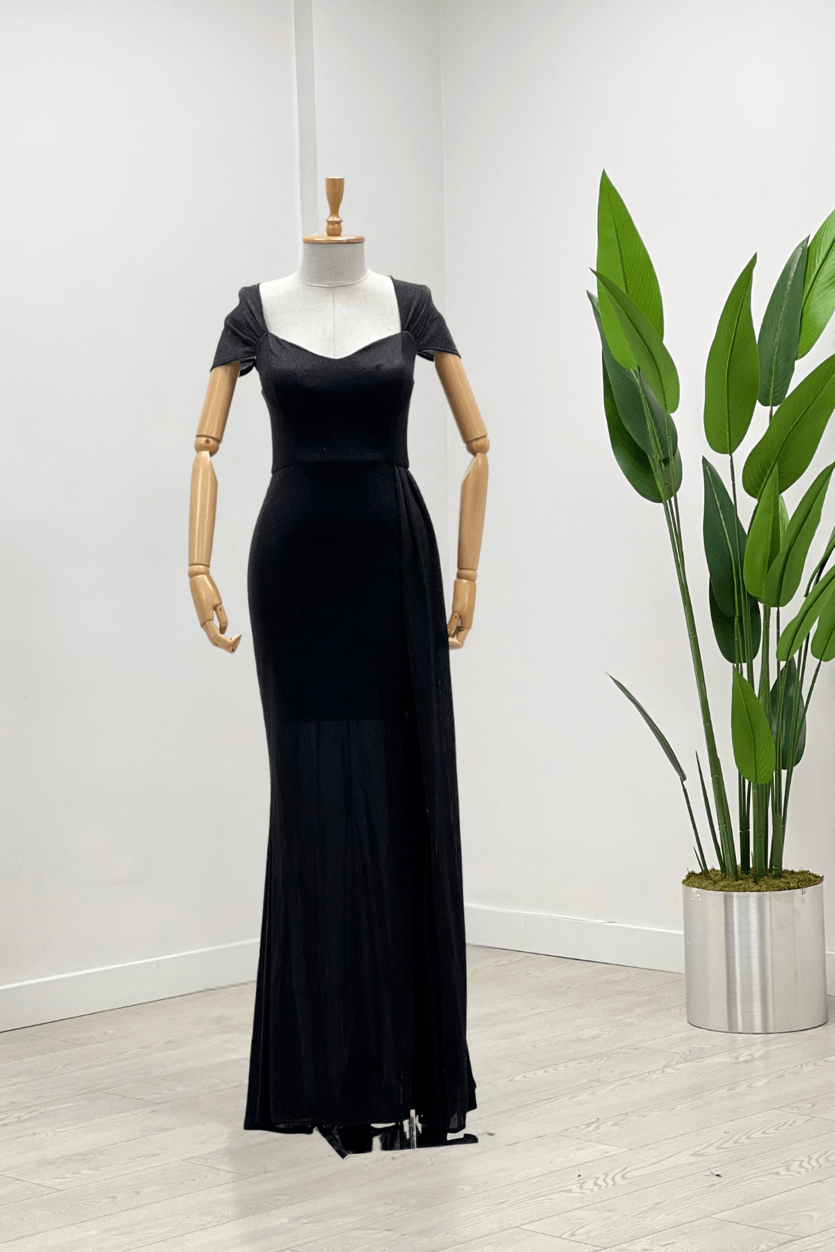 Simli Kumaş Omu Büzgülü Uzun Elbise - SİYAH