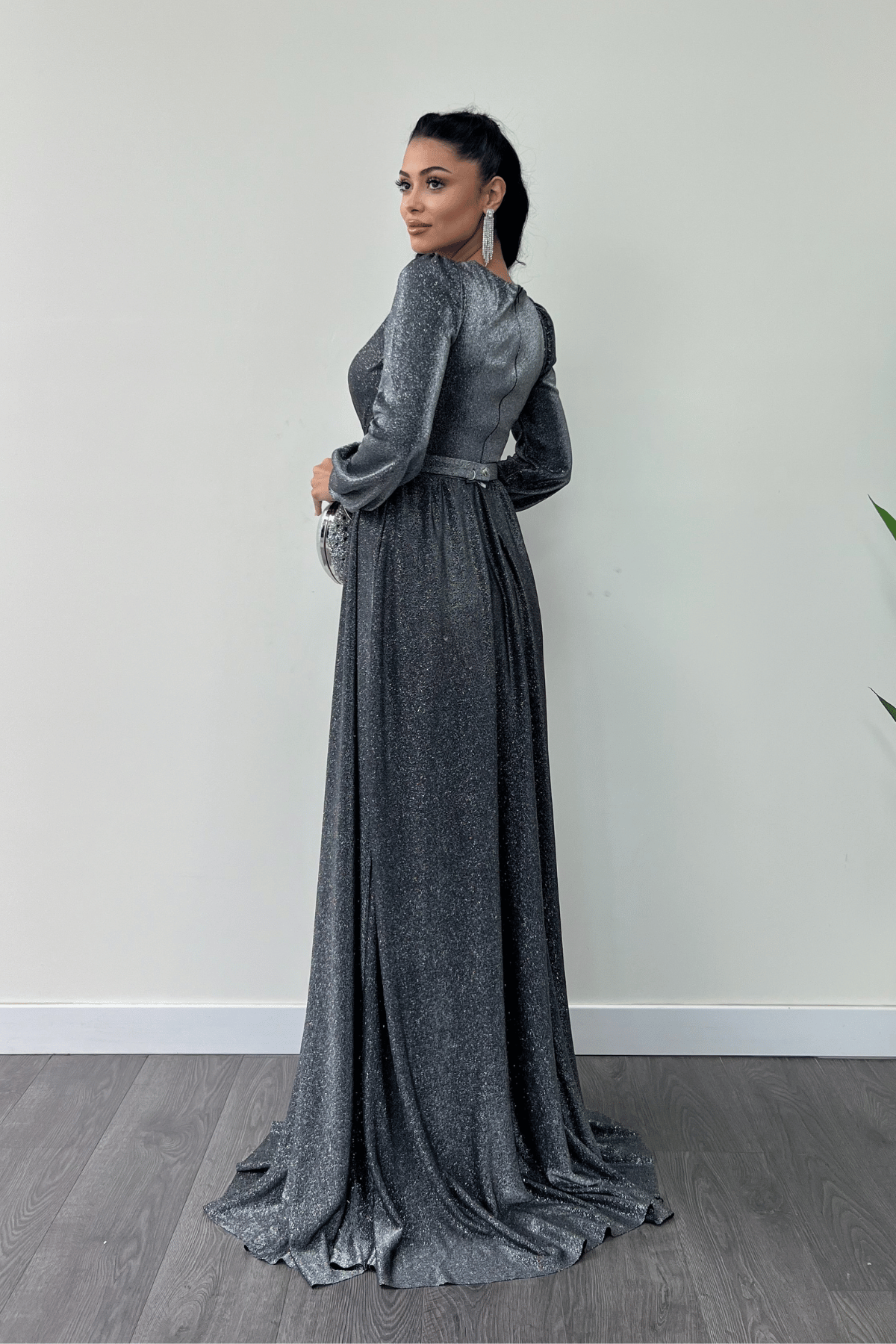 Simli Tül Kumaş Büzgü Detaylı Abiye Elbise - GÜMÜŞ