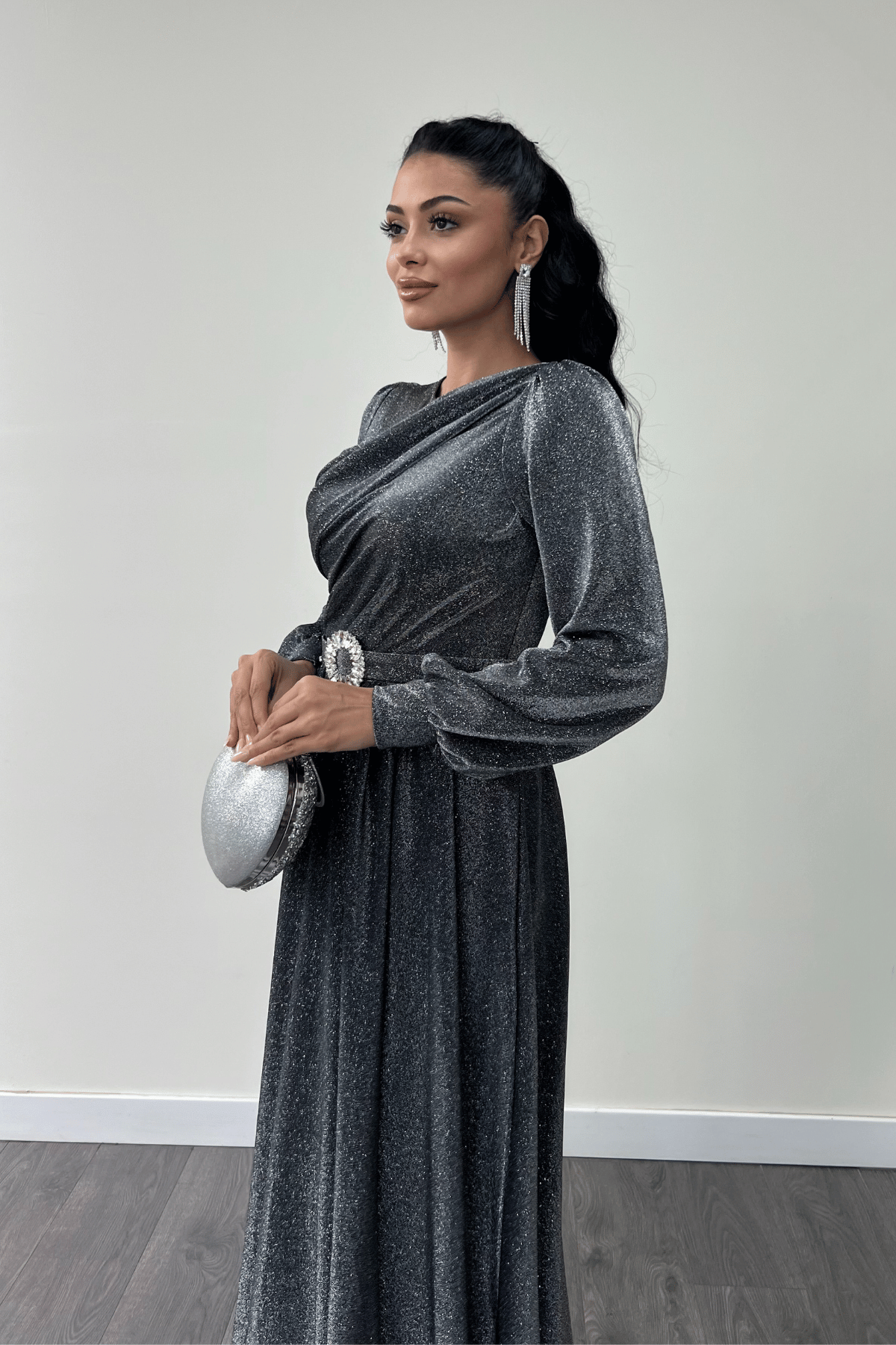 Simli Tül Kumaş Büzgü Detaylı Abiye Elbise - GÜMÜŞ