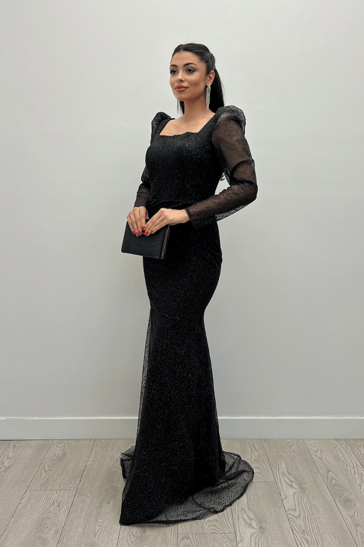 Simli Tül Kumaş Kare Yaka Balık Elbise - SİYAH