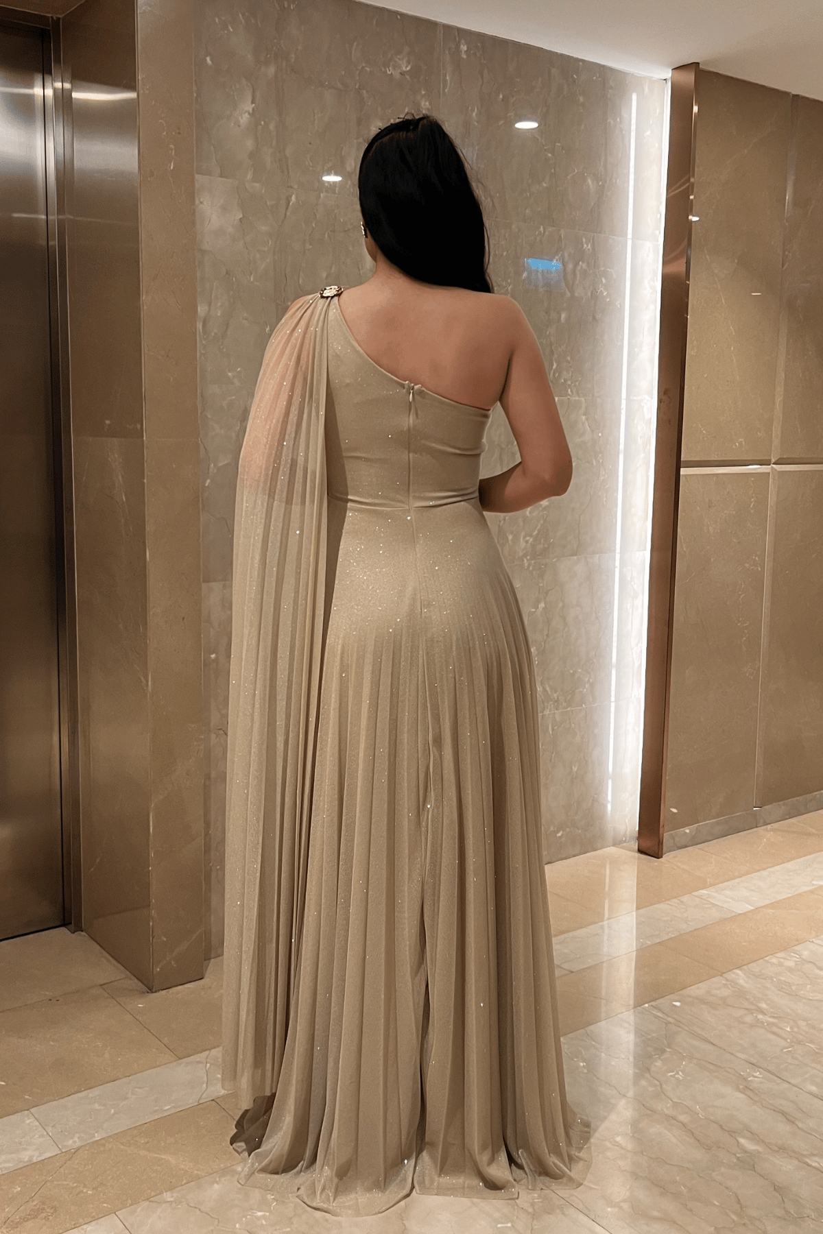 Simli Tül Kumaş Plise Detaylı Abiye Elbise - BEJ