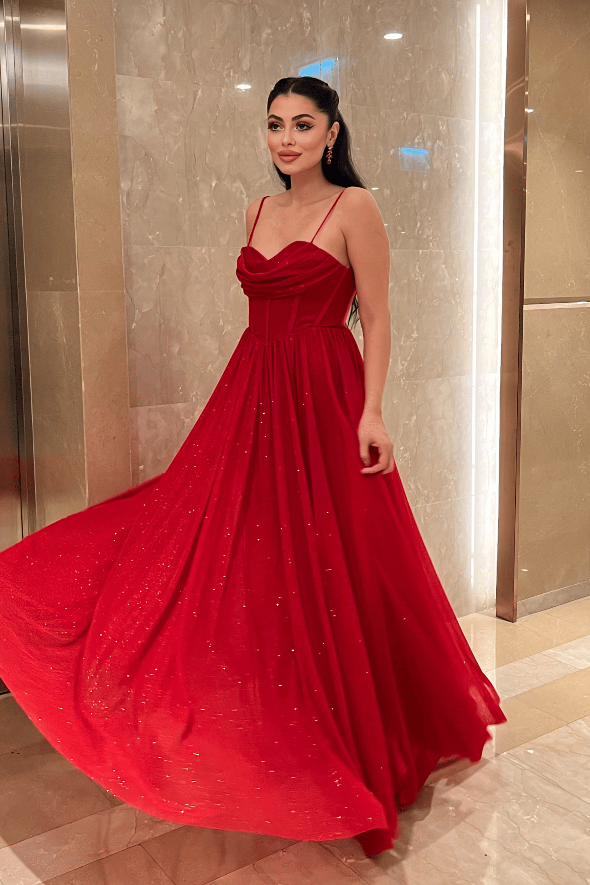 Simli Tül Kumaş Sırt İpli Abiye Elbise - KIRMIZI