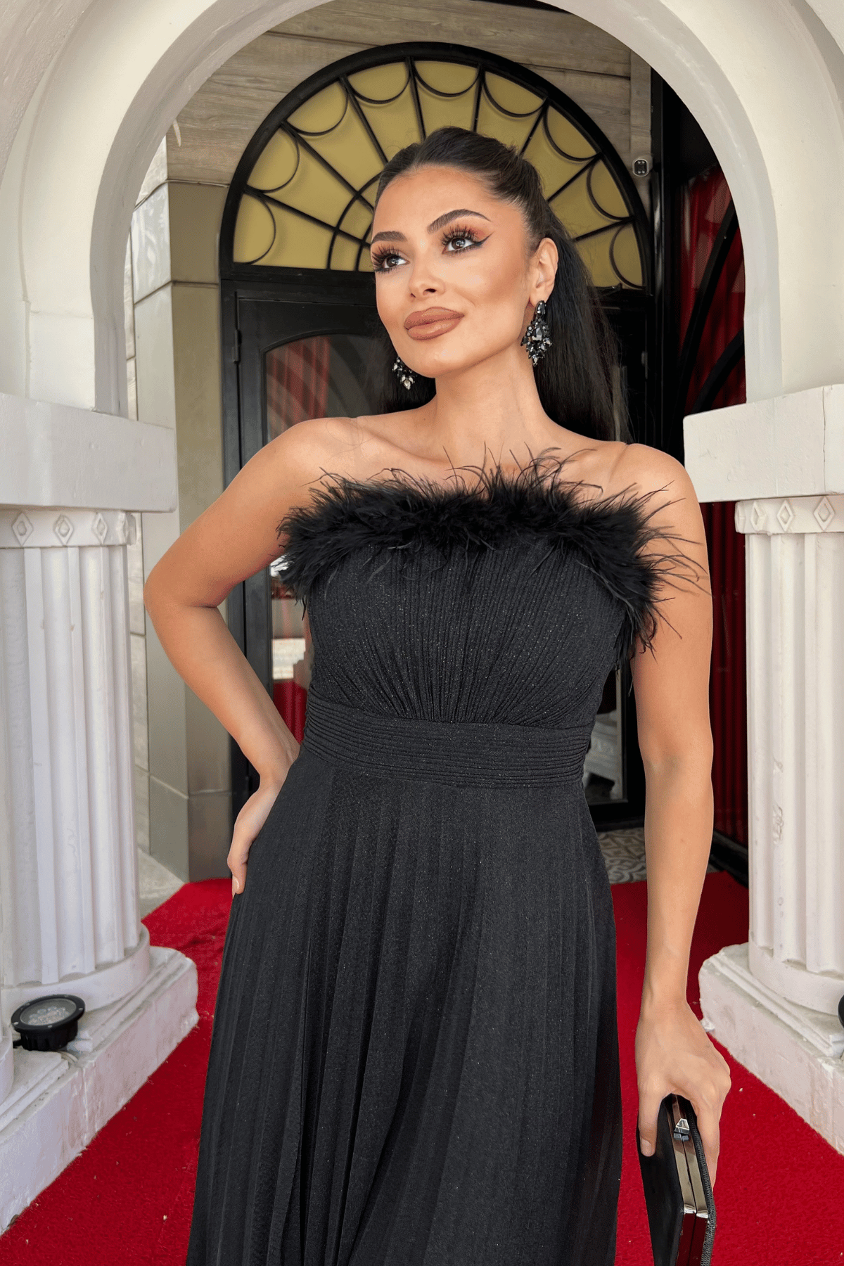 Simli Tül Kumaş Yaka Otriş Plise Detaylı Abiye Elbise - SİYAH