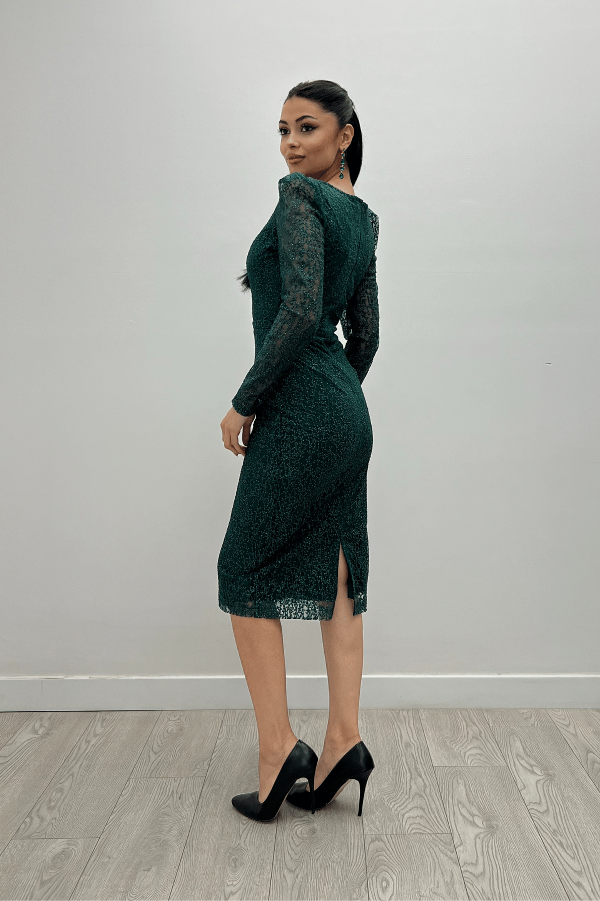 Simli Tül Kumaş Yuvarlak Yaka Kalem Elbise - ZÜMRÜT YEŞİL