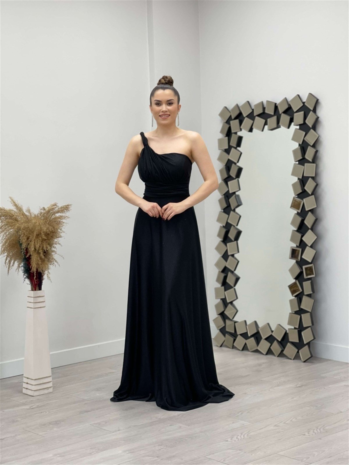 فستان تول لامع بكتف واحد - الأسود