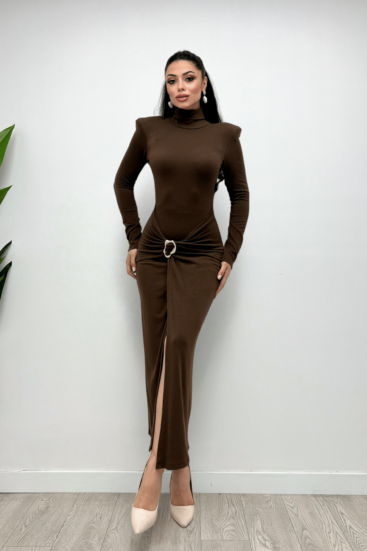 Triko Kumaş Eteği Toka Detaylı Elbise - KAHVERENGİ