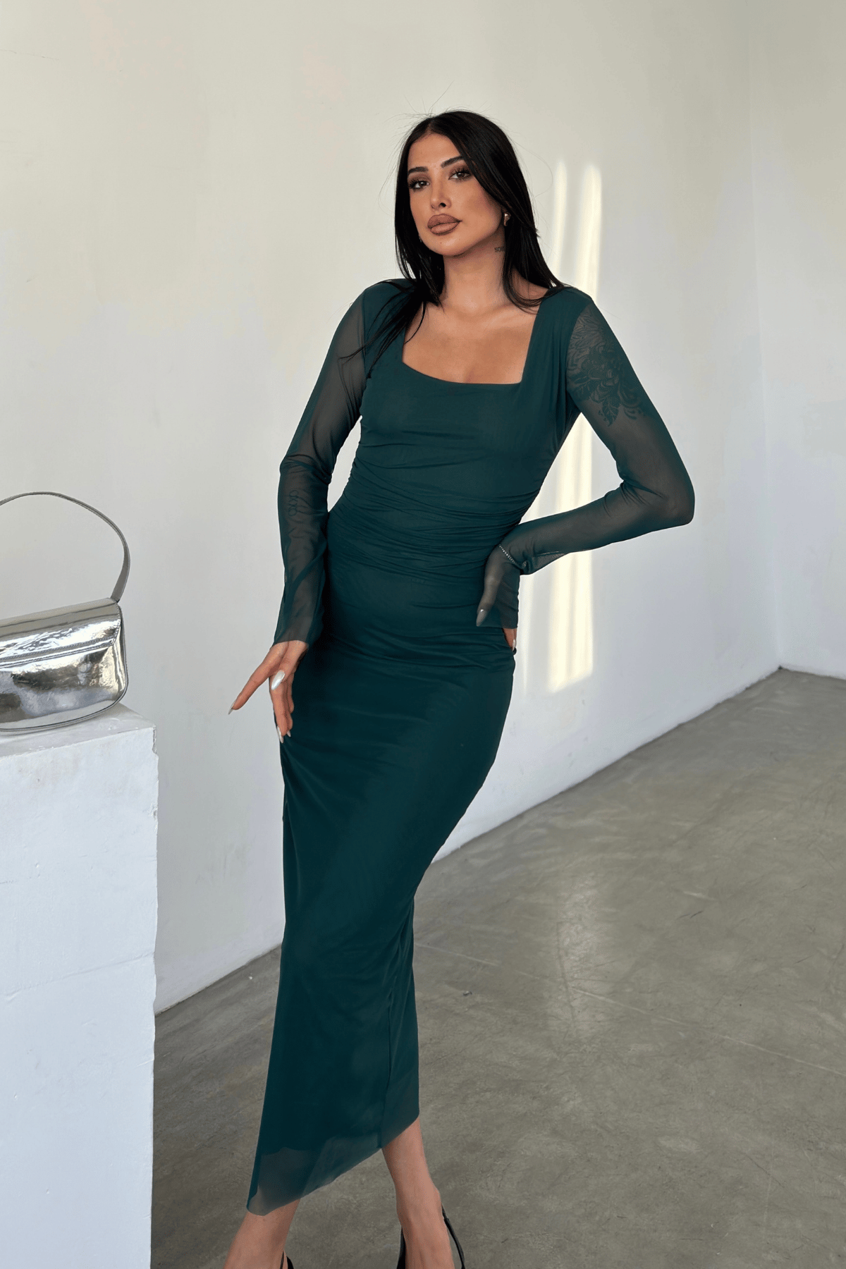 Tül Kumaş Büzgü Detaylı Kalem Elbise - ZÜMRÜT YEŞİL