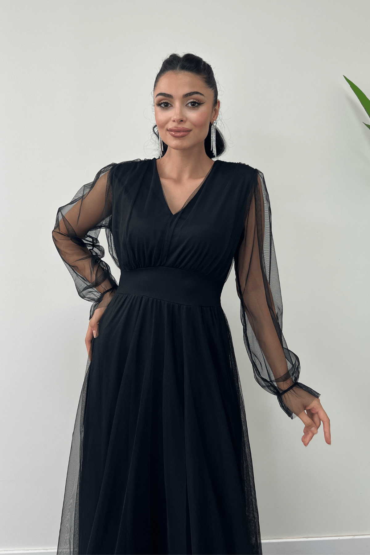 Tül Kumaş Büzgü Detaylı Maxi Elbise - SİYAH