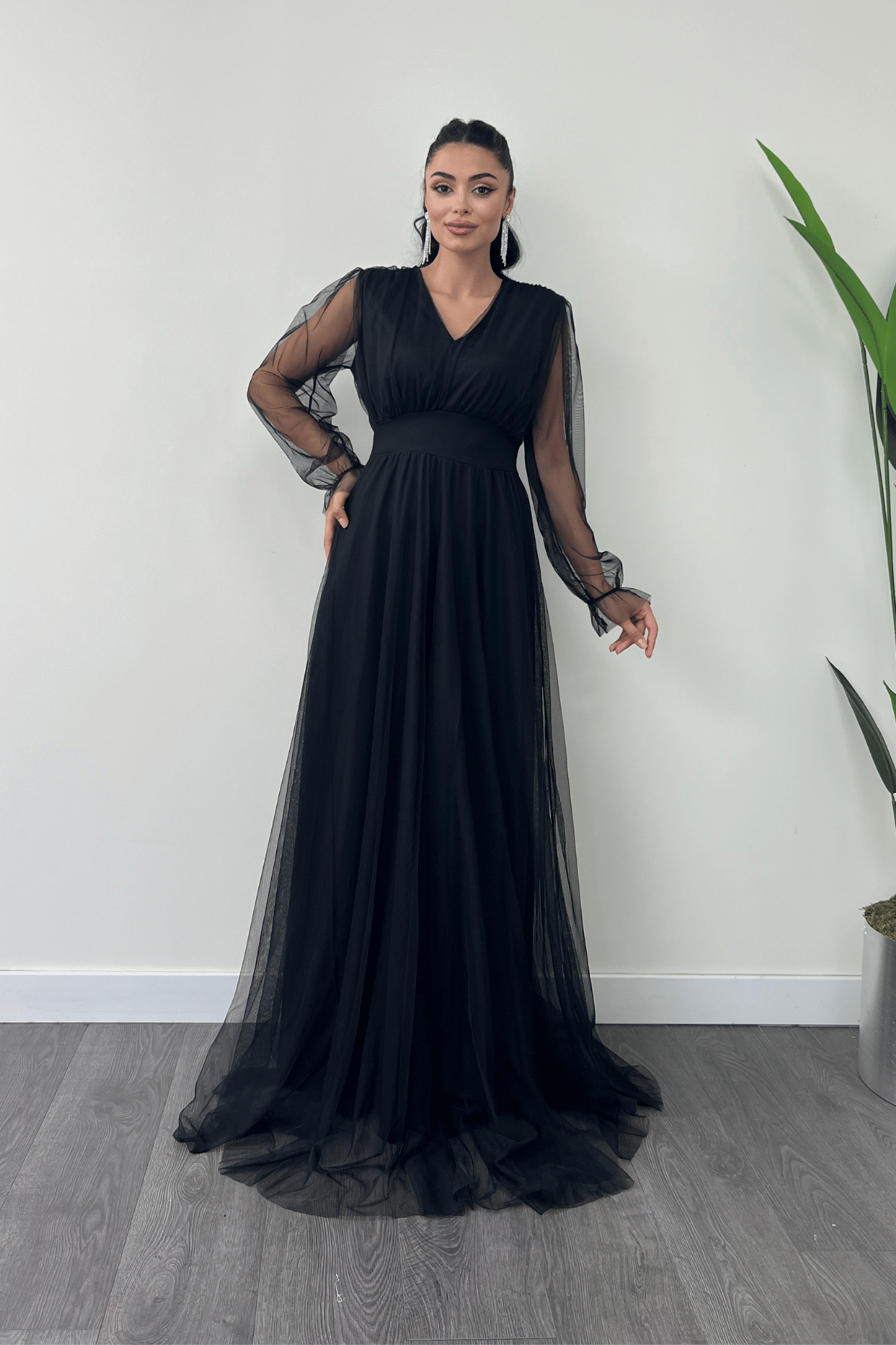 Tül Kumaş Büzgü Detaylı Maxi Elbise - SİYAH