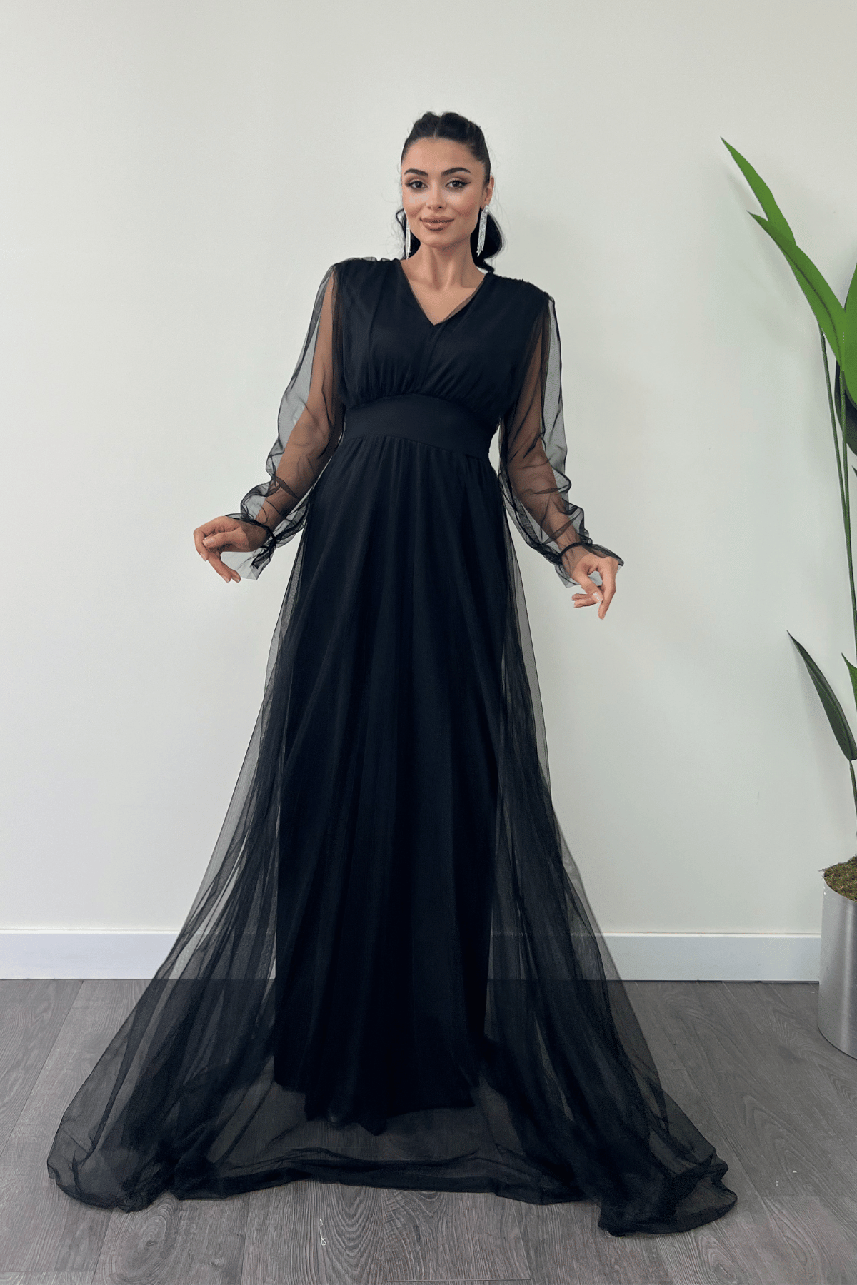 Tül Kumaş Büzgü Detaylı Maxi Elbise - SİYAH