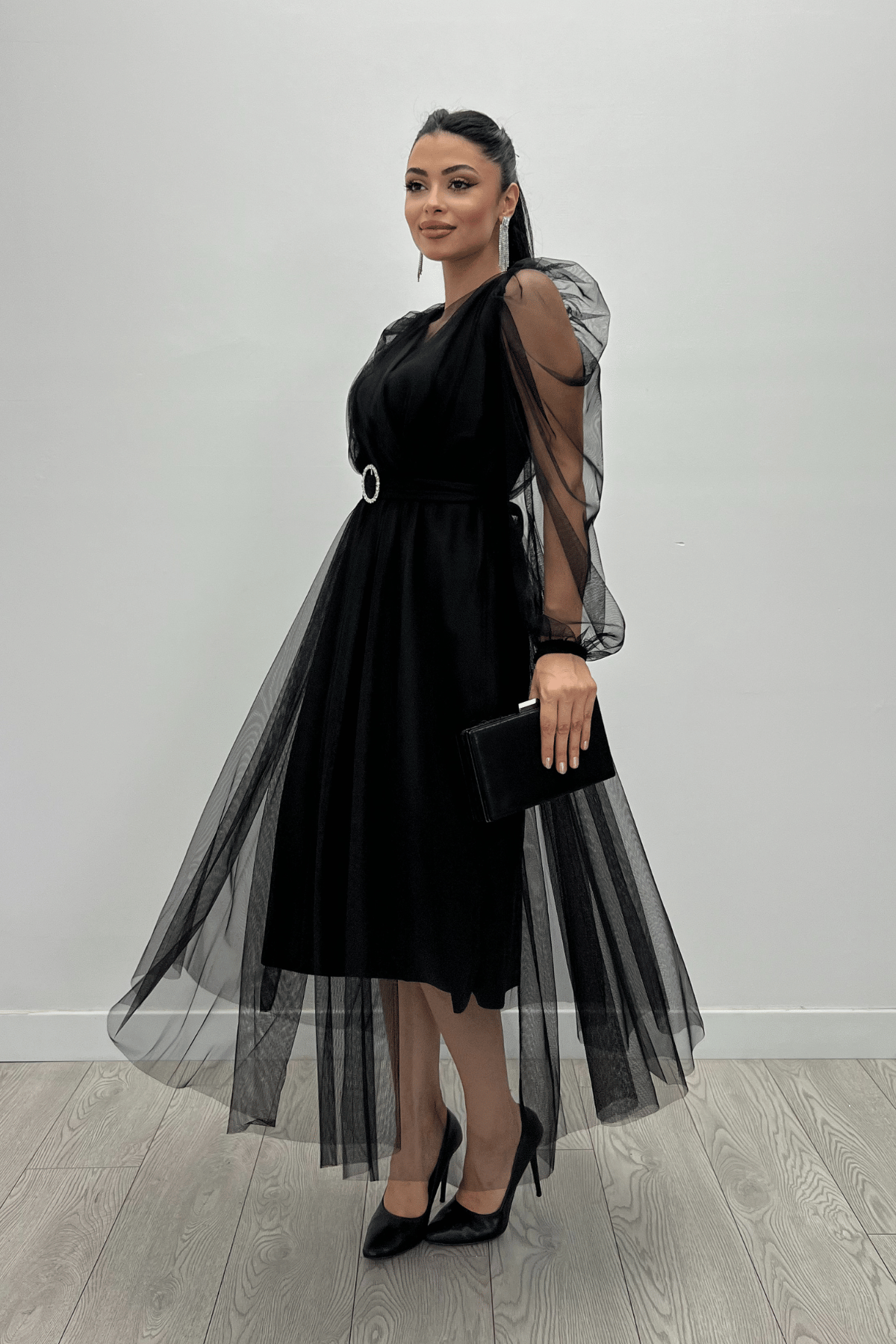 Tül Kumaş Kruvaze Yaka Taş Kemer Detaylı Elbise - SİYAH