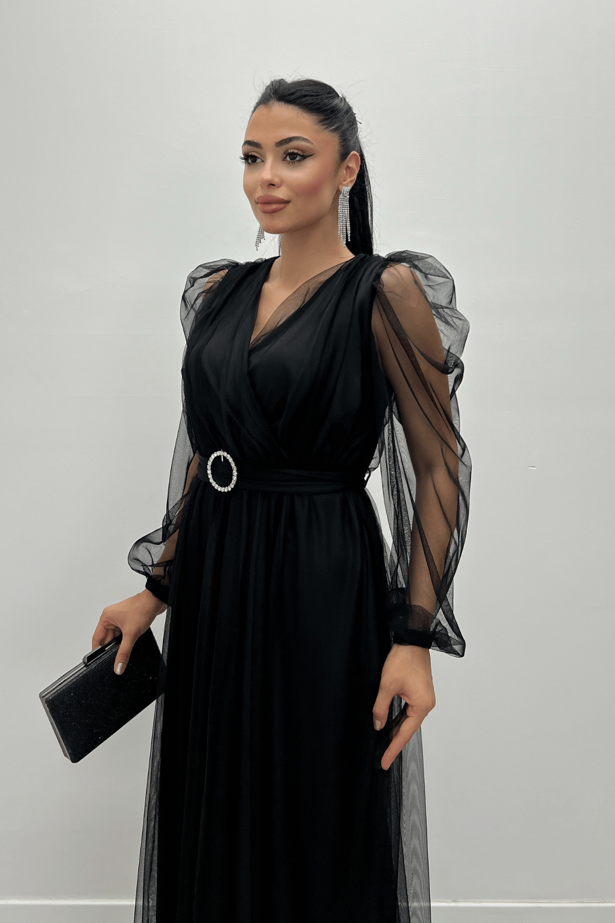 Tül Kumaş Kruvaze Yaka Taş Kemer Detaylı Elbise - SİYAH