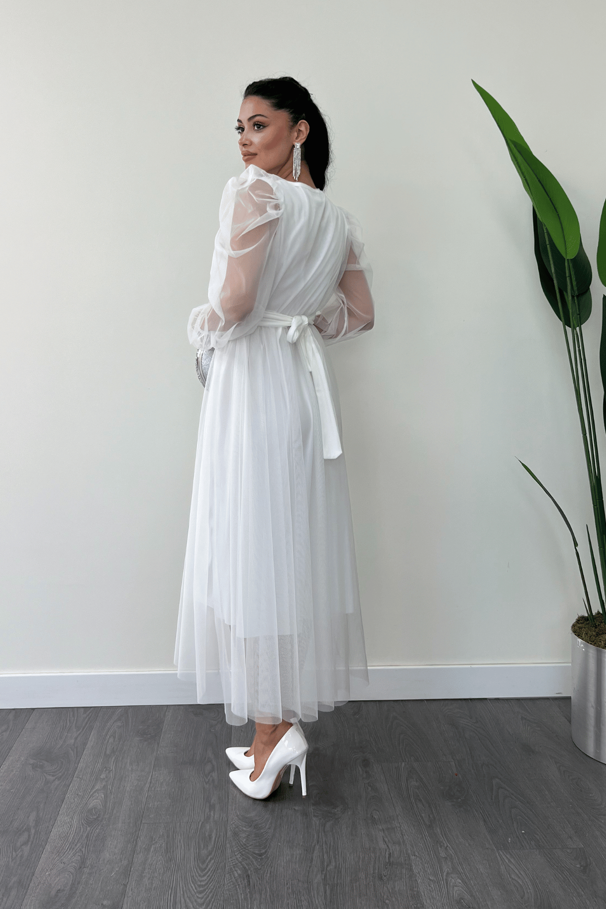 Tül Kumaş Kruvaze Yaka Taş Kemer Detaylı Elbise - BEYAZ