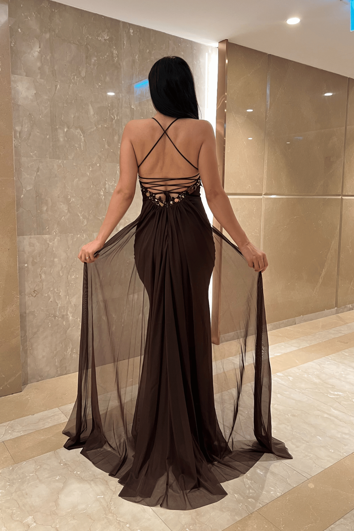 Tül Kumaş Taş Detaylı Sırtı İpli Abiye Elbise - KAHVERENGİ