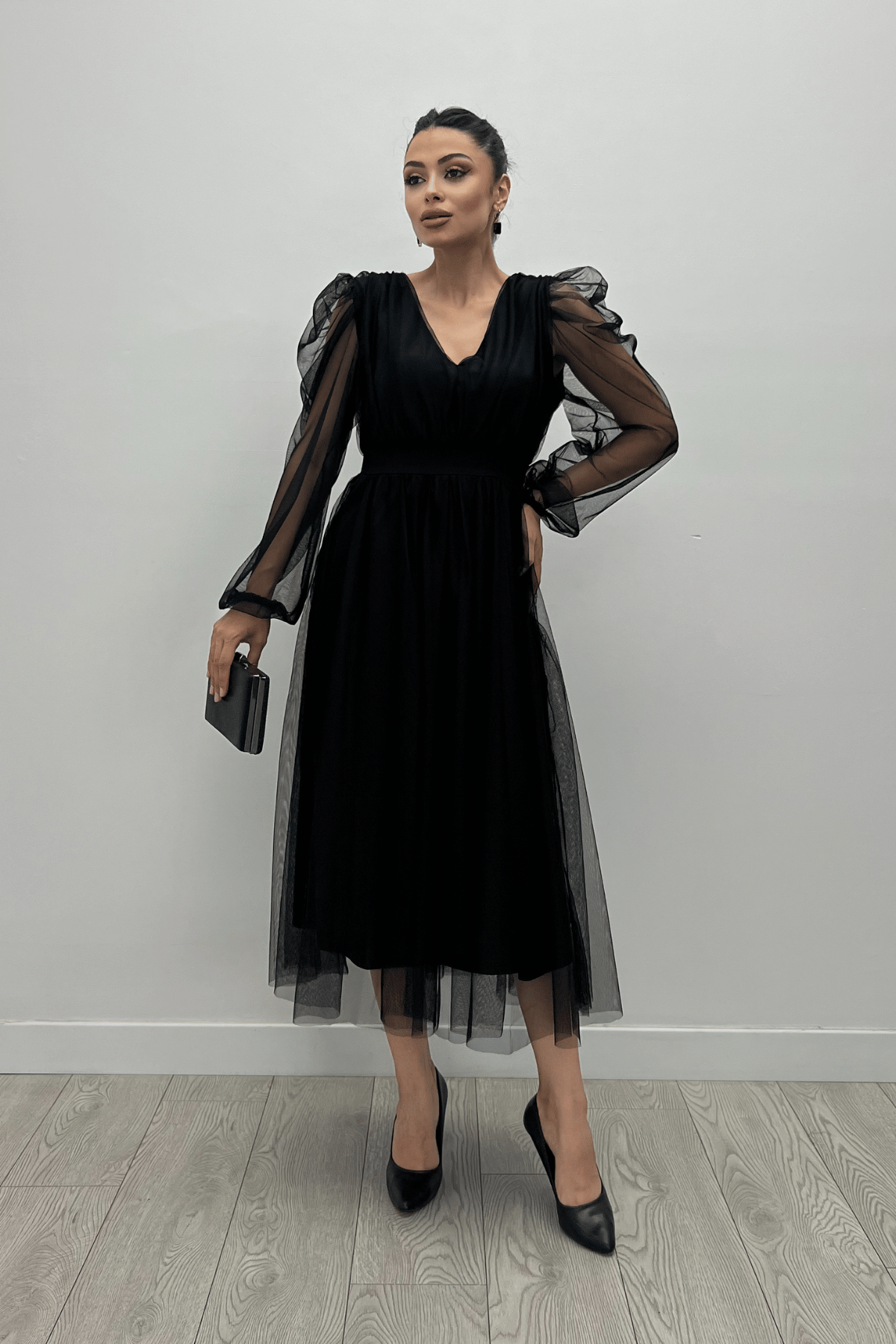 Tül Kumaş V Yaka Midi Detaylı Elbise - SİYAH