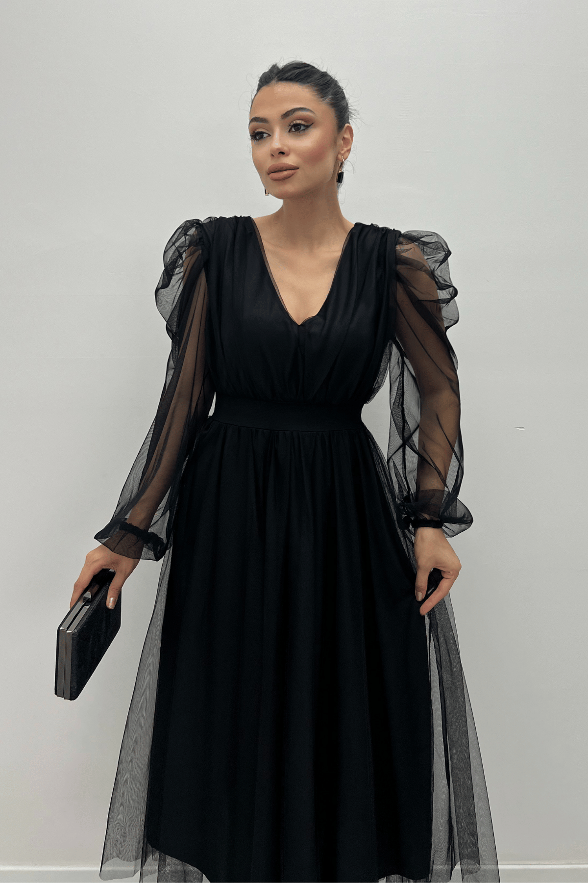 Tül Kumaş V Yaka Midi Detaylı Elbise - SİYAH