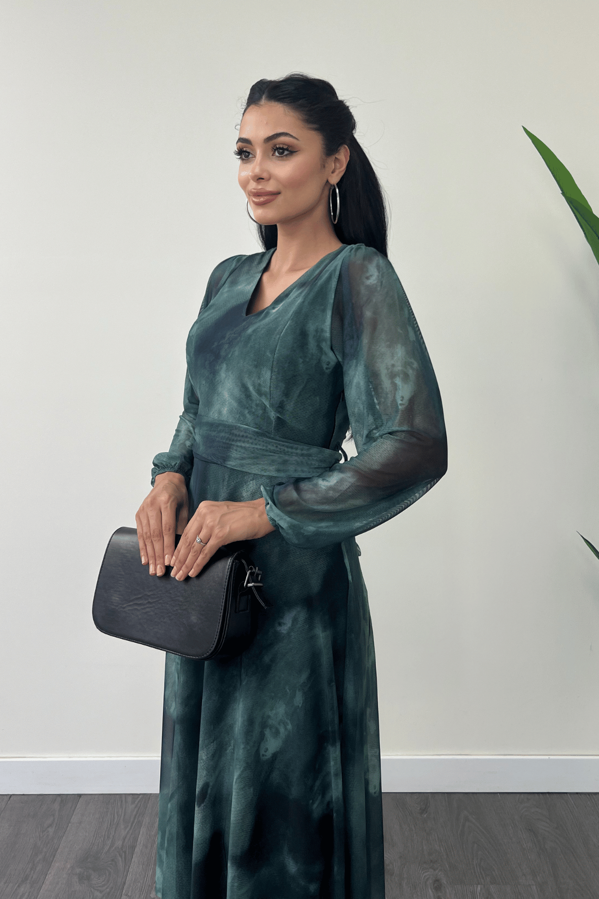 Tül Kumaş V Yaka Midi Elbise - TURKUAZ