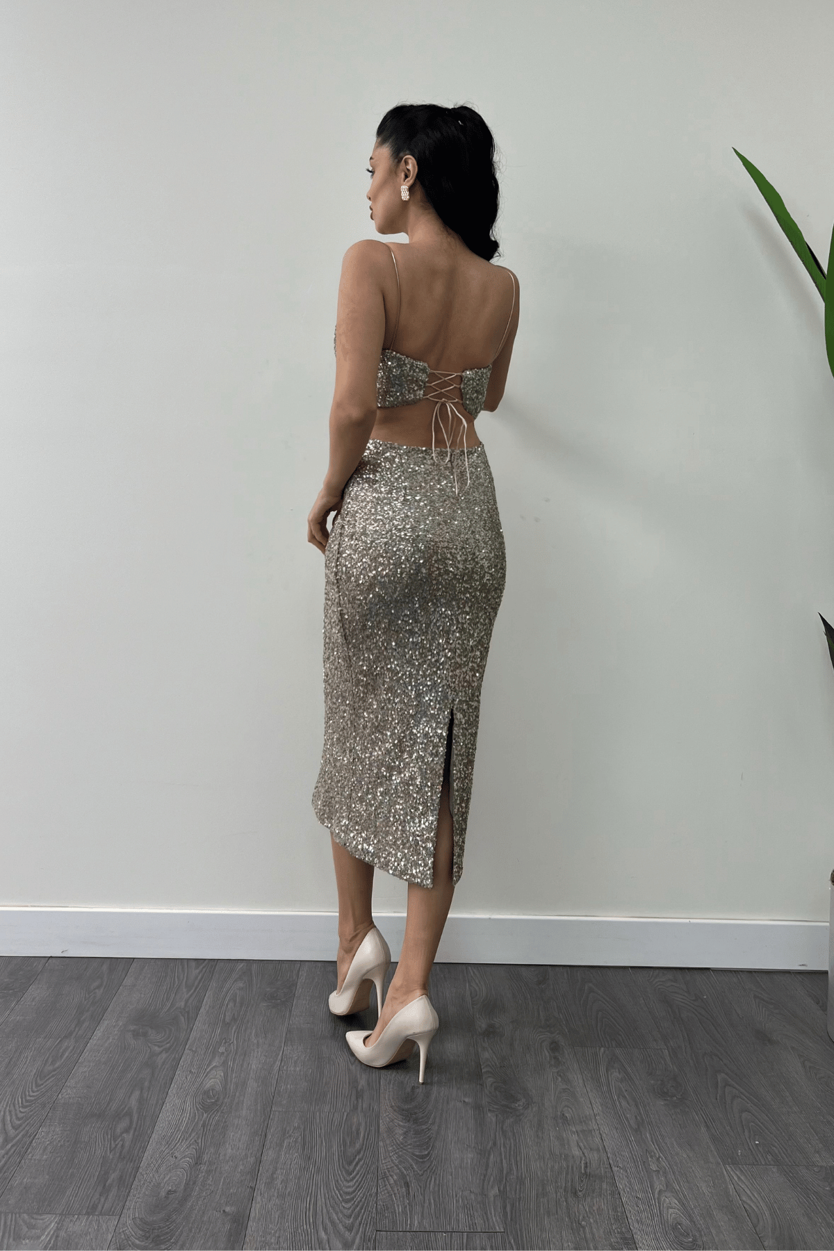 Tül Pul Payet Kumaş Sırt Detaylı Kalem Elbise - GOLD