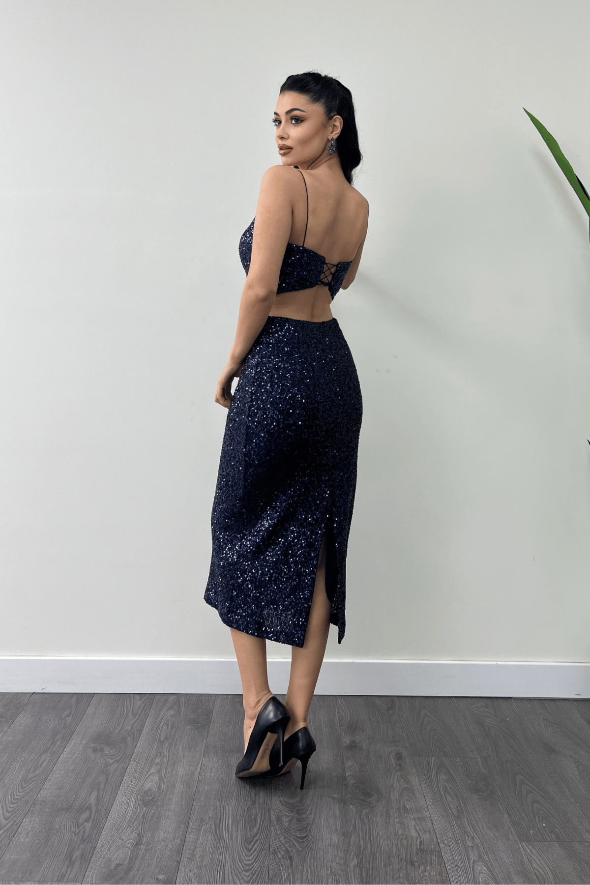 Tül Pul Payet Kumaş Sırt Detaylı Kalem Elbise - LACİVERT