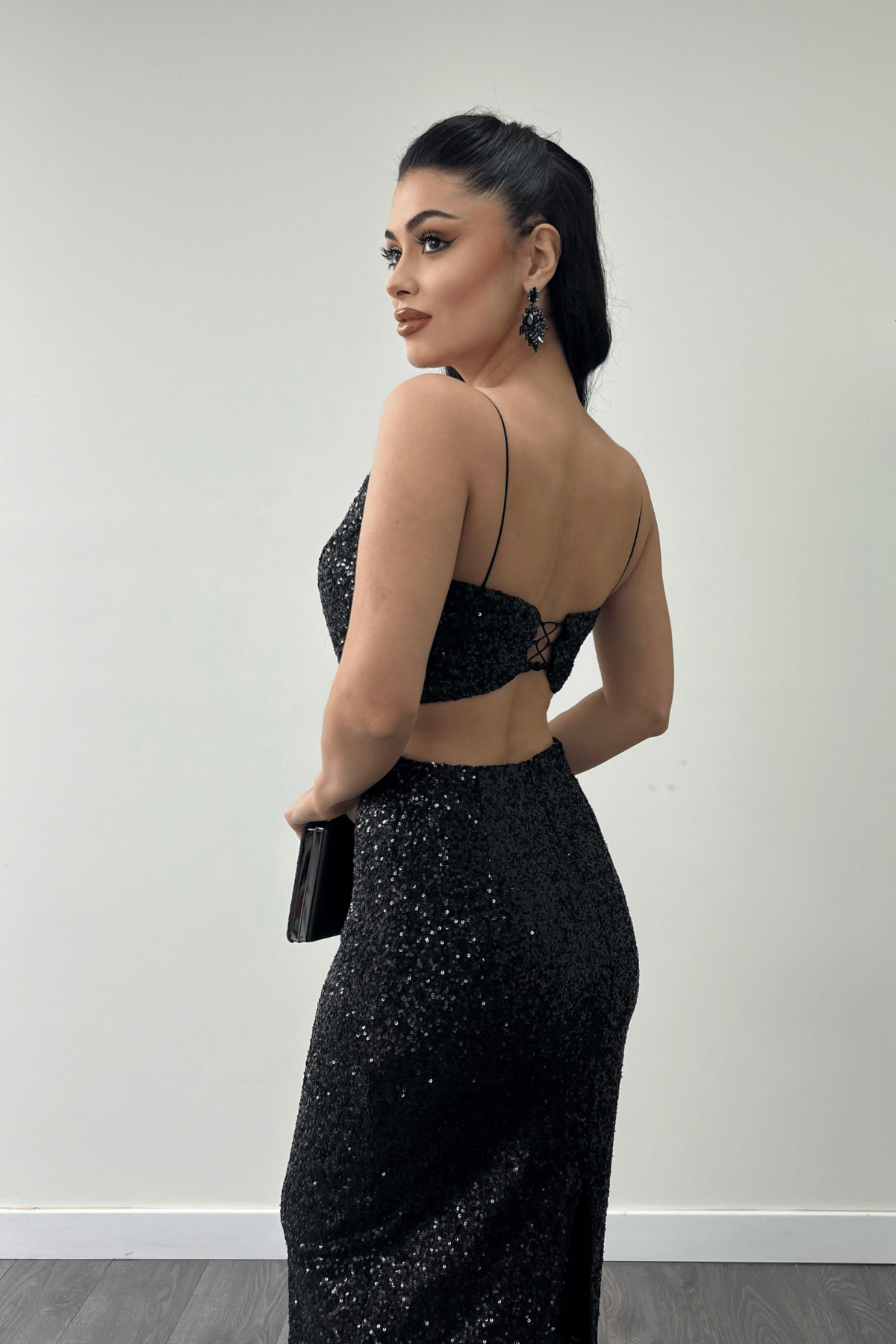 Tül Pul Payet Kumaş Sırt Detaylı Kalem Elbise - SİYAH