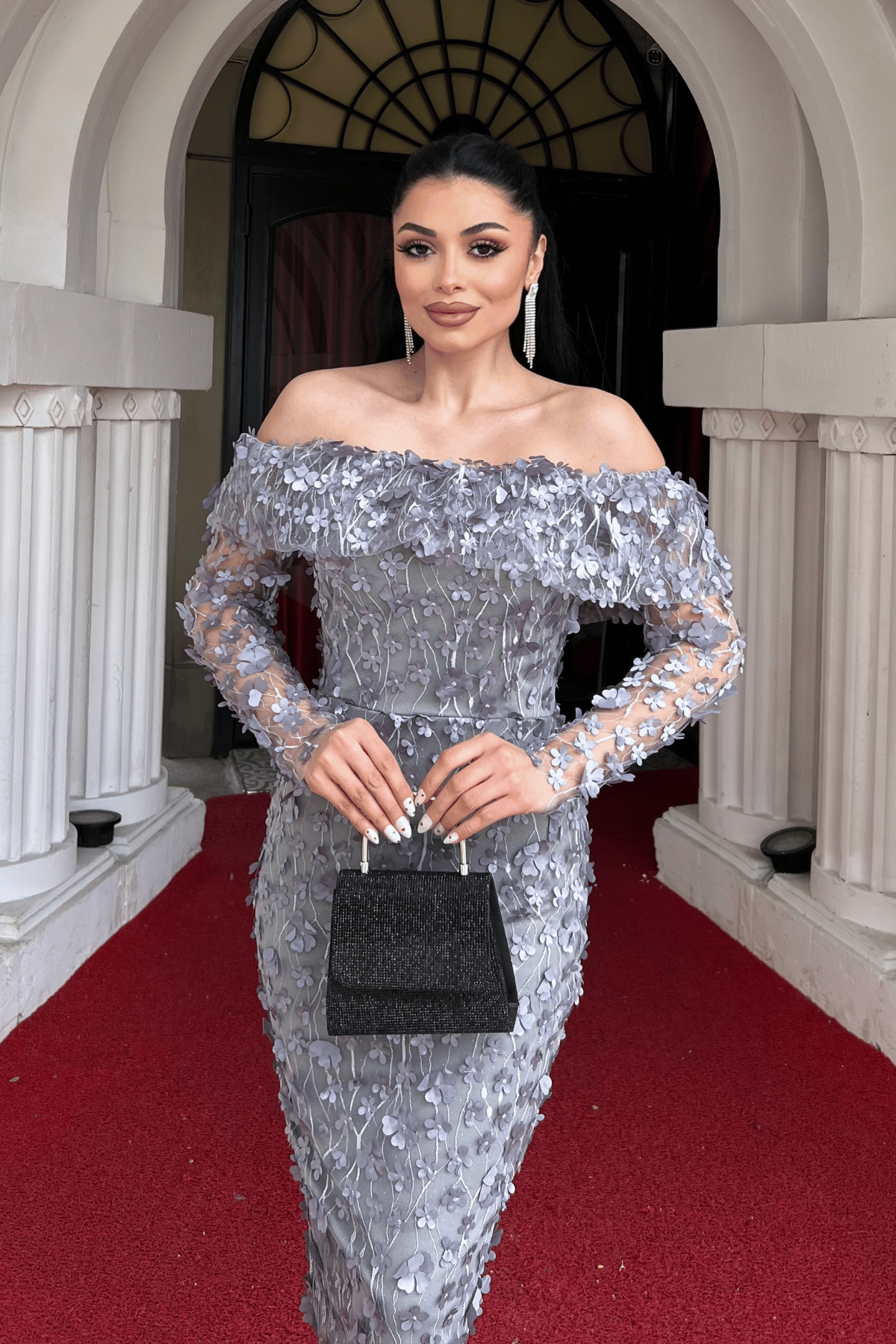 Üç Boyut Çiçekli Kumaş Kayık Yaka Kalem Elbise - GRİ