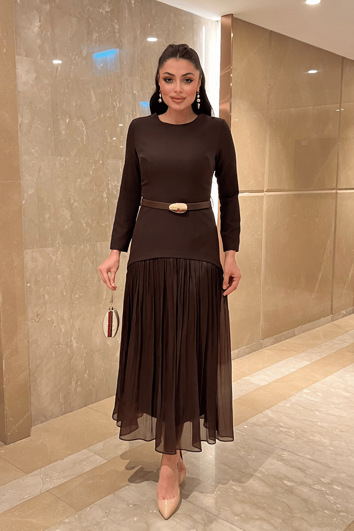 Üst Atlas Alt Şifon Kumaş Elbise - KAHVERENGİ