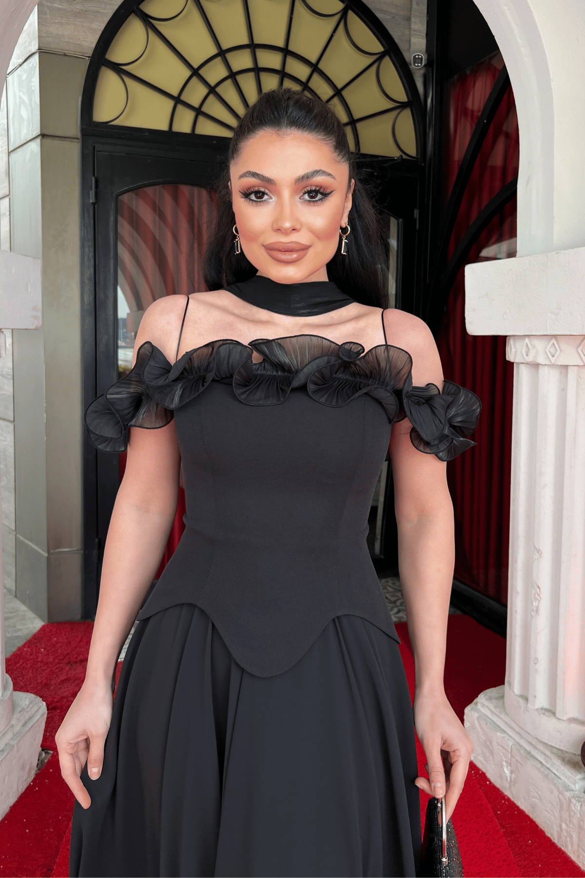 Üst Atlas Kumaş Alt Şifon Şal Detaylı Elbise - SİYAH