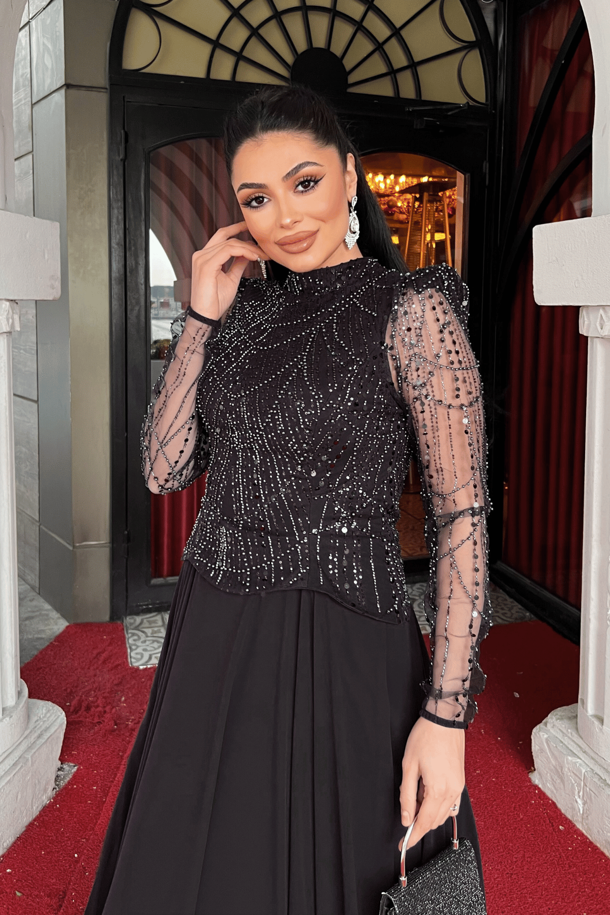 Üst Boncuk Detaylı Alt Şifon Elbise - SİYAH