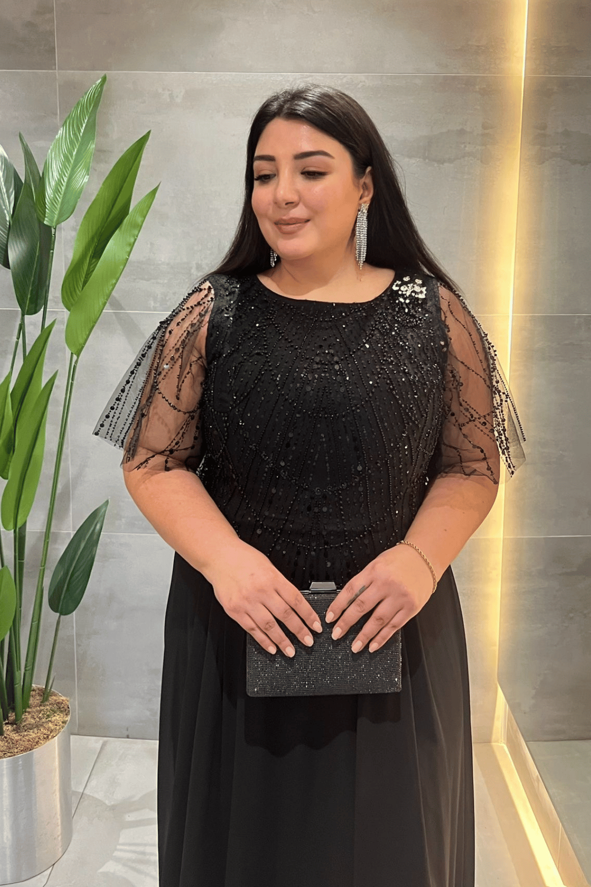 Üst Boncuklu Kumaş Alt Şifon Elbise - SİYAH