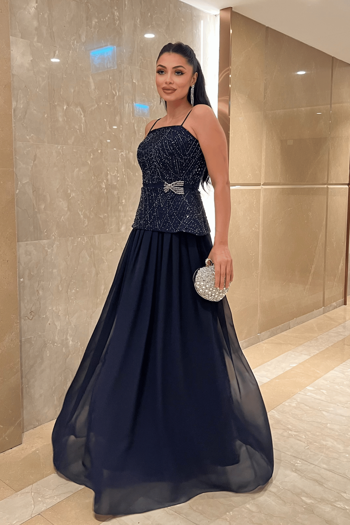 Üst Boncuklu Kumaş Alt Şifon Tasarım Elbise - LACİVERT