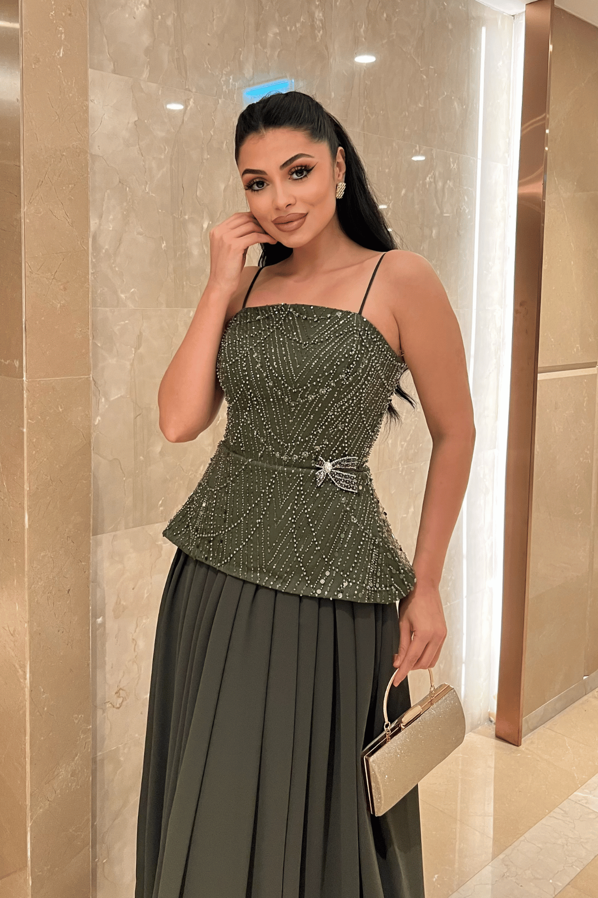 Üst Boncuklu Kumaş Alt Şifon Tasarım Elbise - HAKİ YEŞİLİ