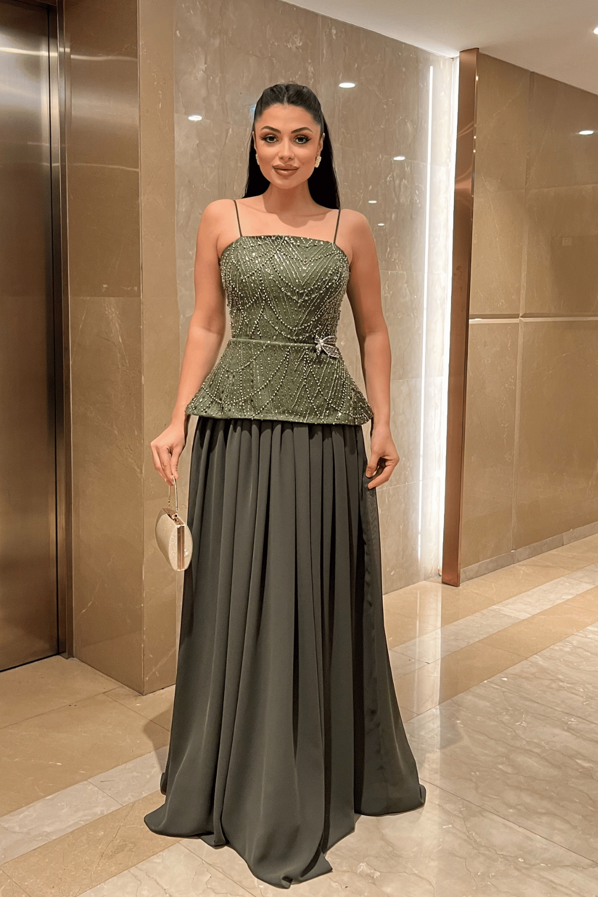 Üst Boncuklu Kumaş Alt Şifon Tasarım Elbise - HAKİ YEŞİLİ