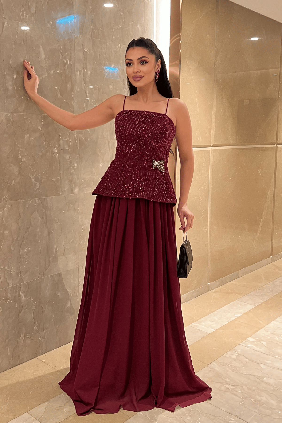 Üst Boncuklu Kumaş Alt Şifon Tasarım Elbise - BORDO