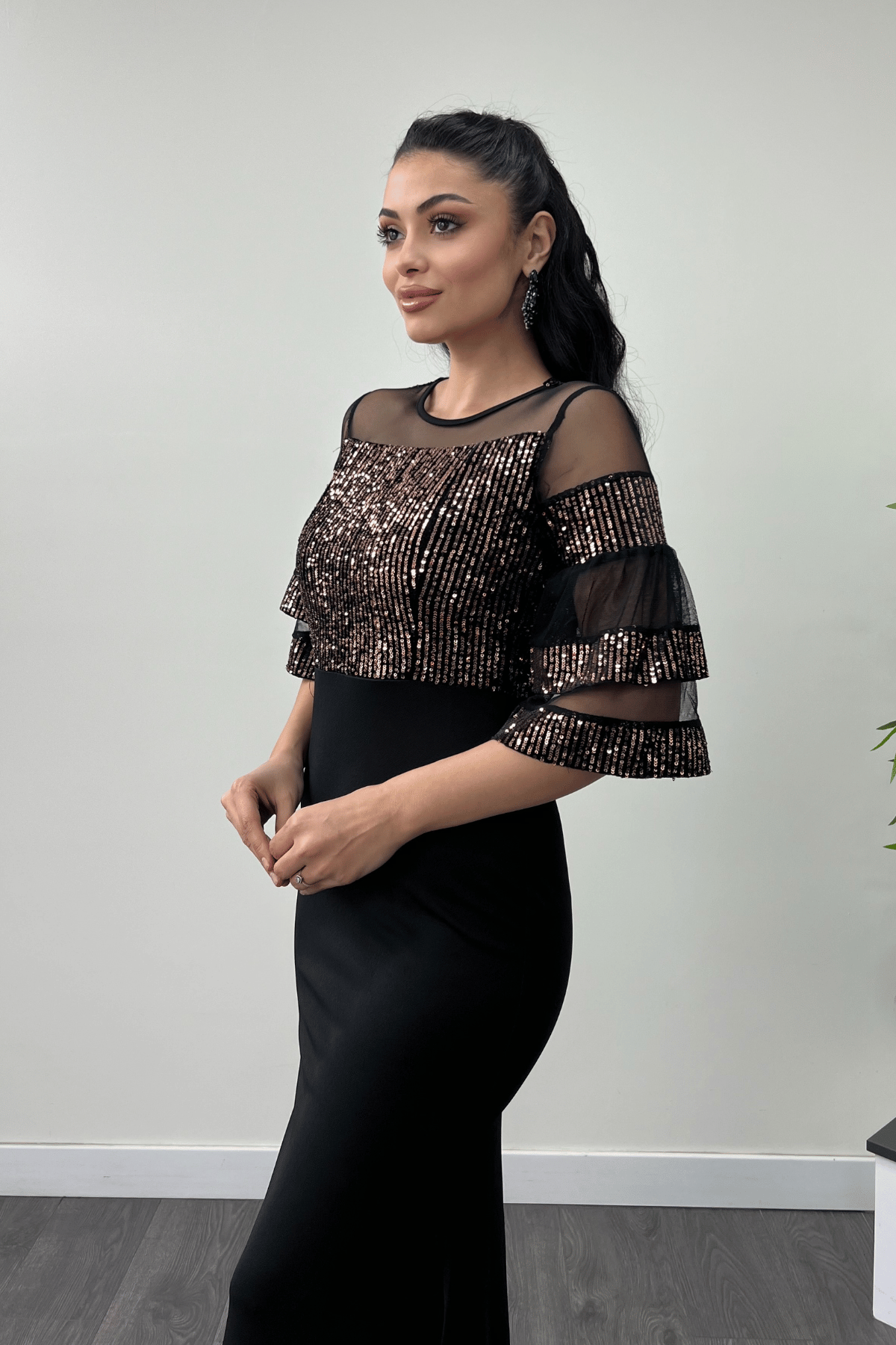 Üst Payet Alt Krep Kumaş Abiye Elbise  - Bronz