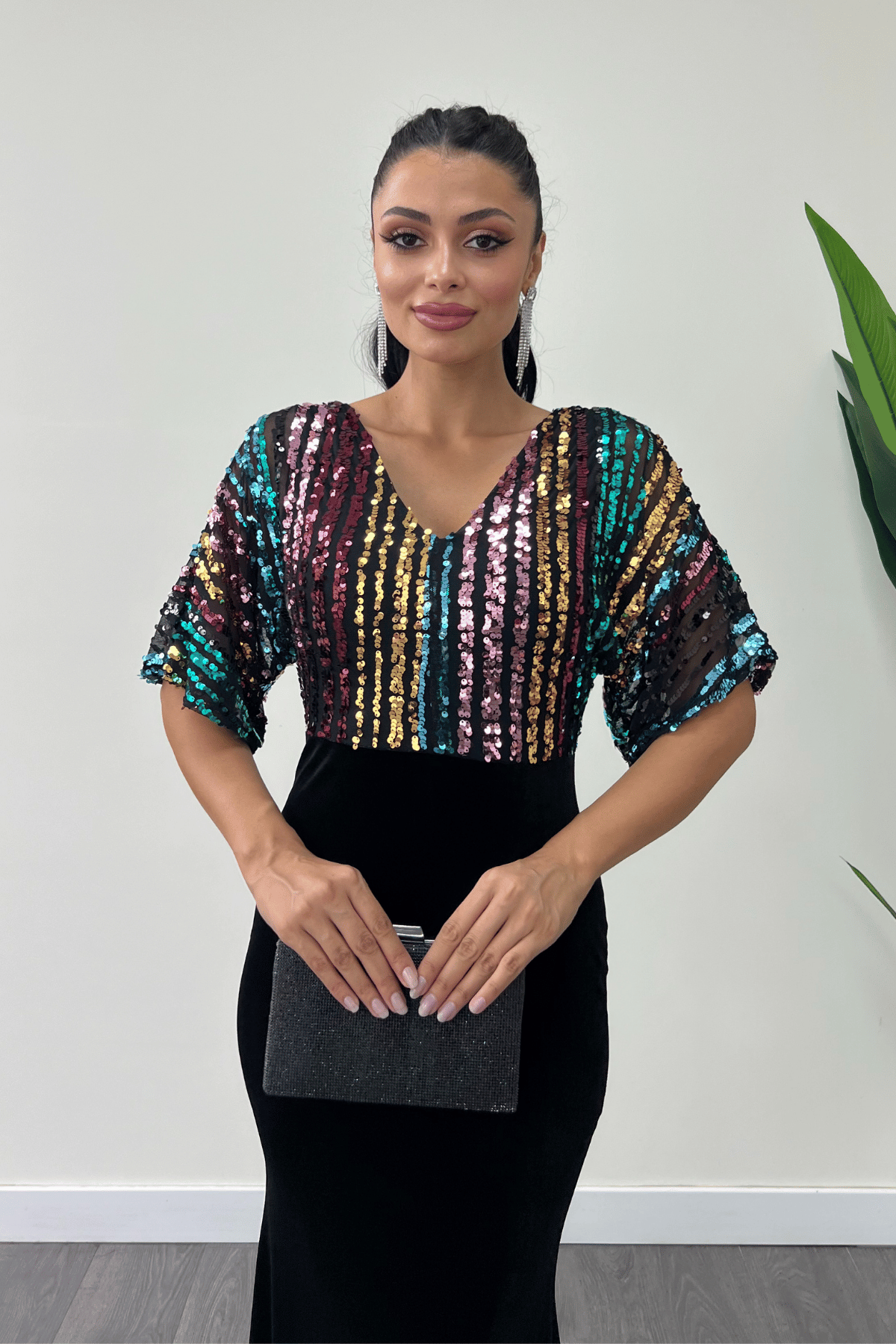 فستان سمكة بأكمام الخفافيش من القماش المخملي مزين بالترتر الملون - أسود - أسود