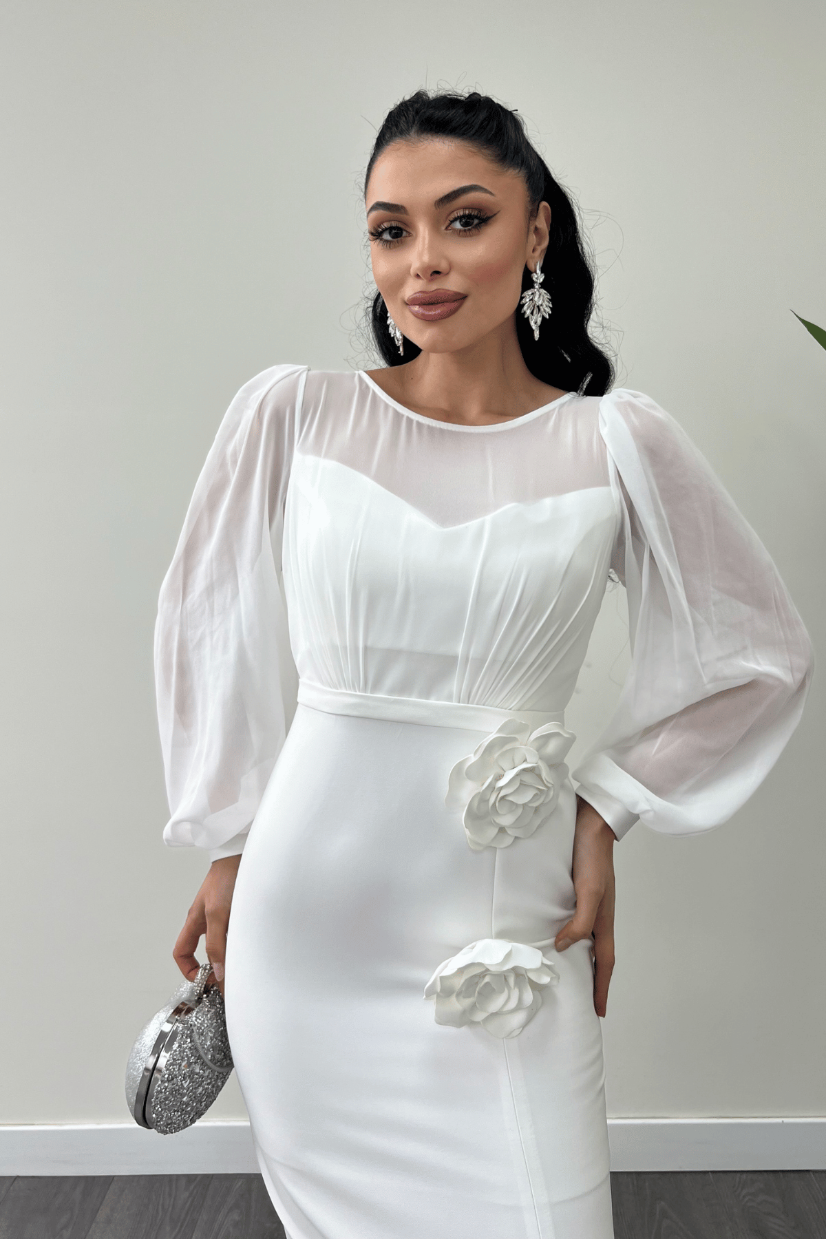 Üst Şifon Alt Atlas Kumaş Çiçek Detaylı Abiye Elbise - BEYAZ