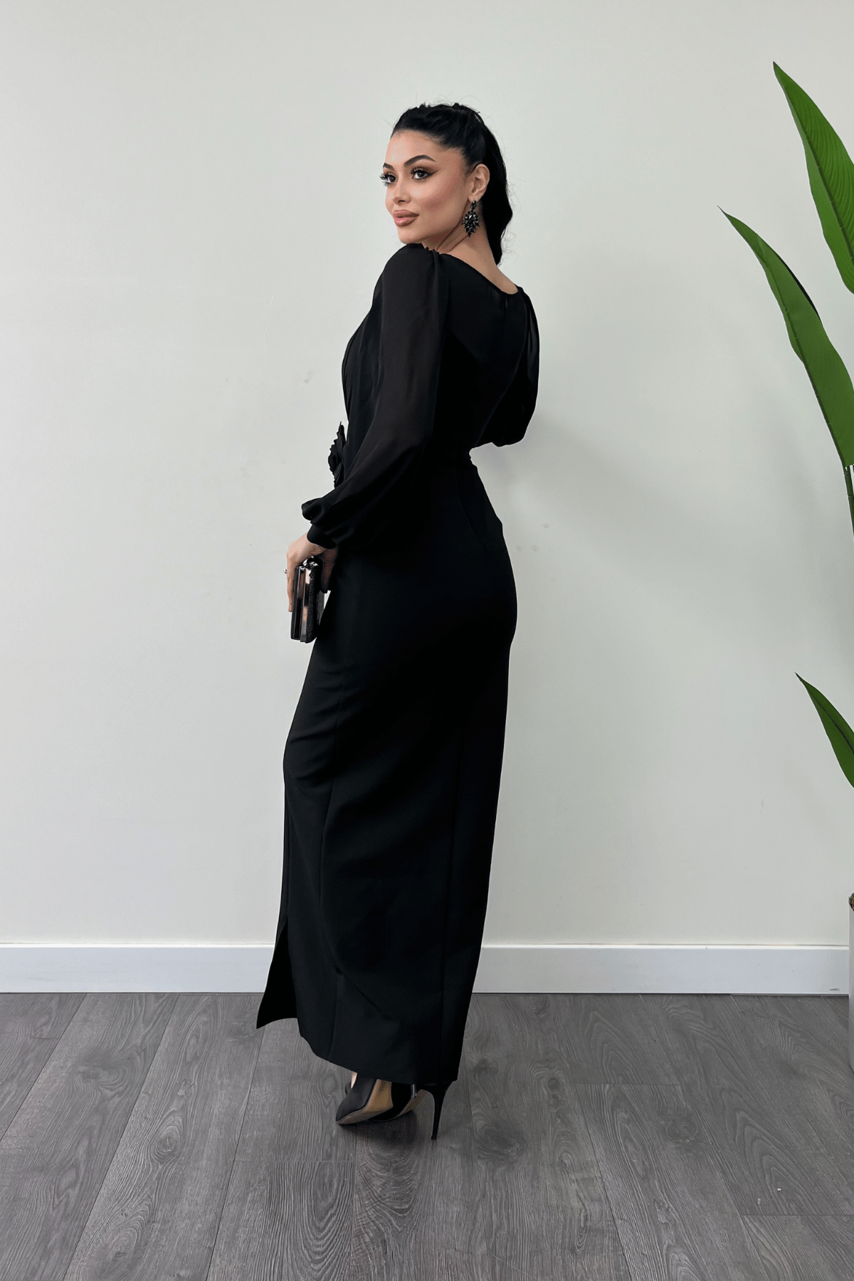 Üst Şifon Alt Atlas Kumaş Çiçek Detaylı Abiye Elbise - SİYAH